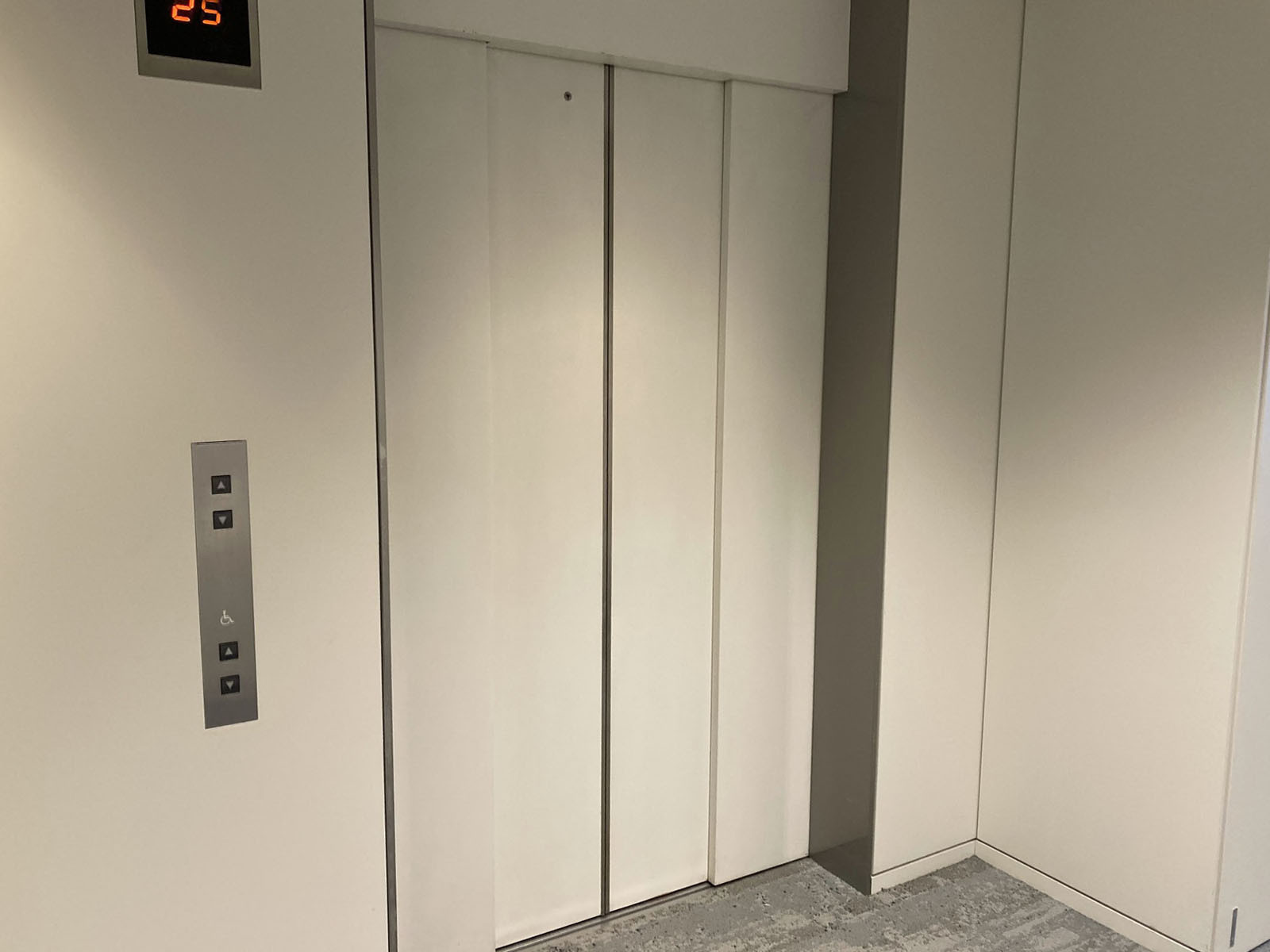 貨物用エレベーター