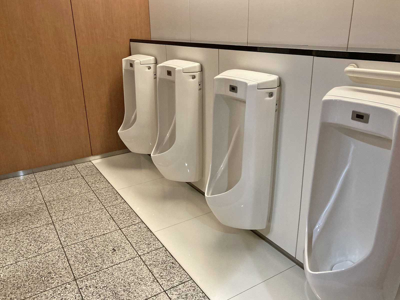 男性用トイレ