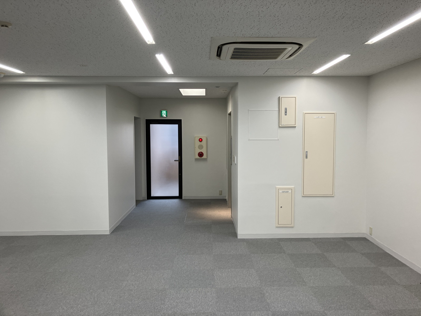 別角度の様子