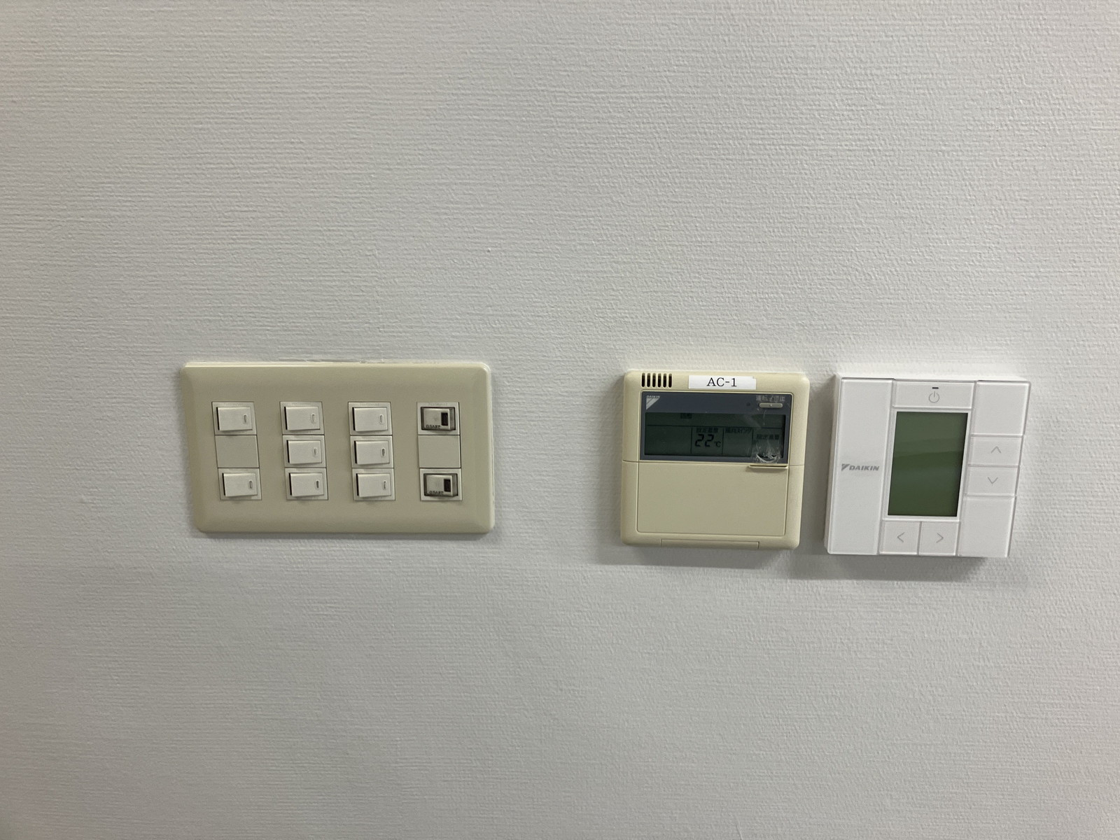 スイッチ類
