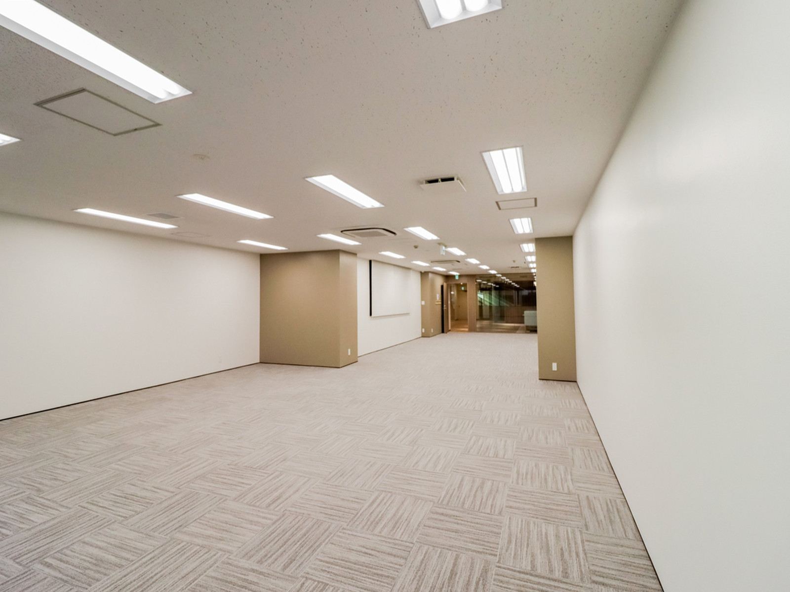 オフィス室内参考画像