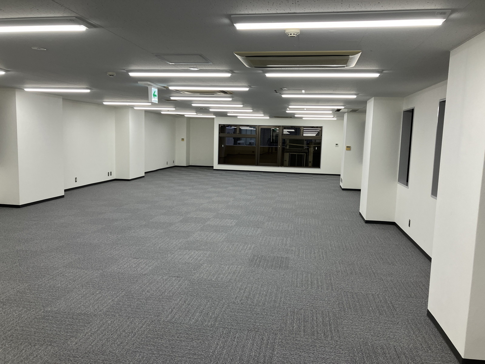 オフィス室内参考画像