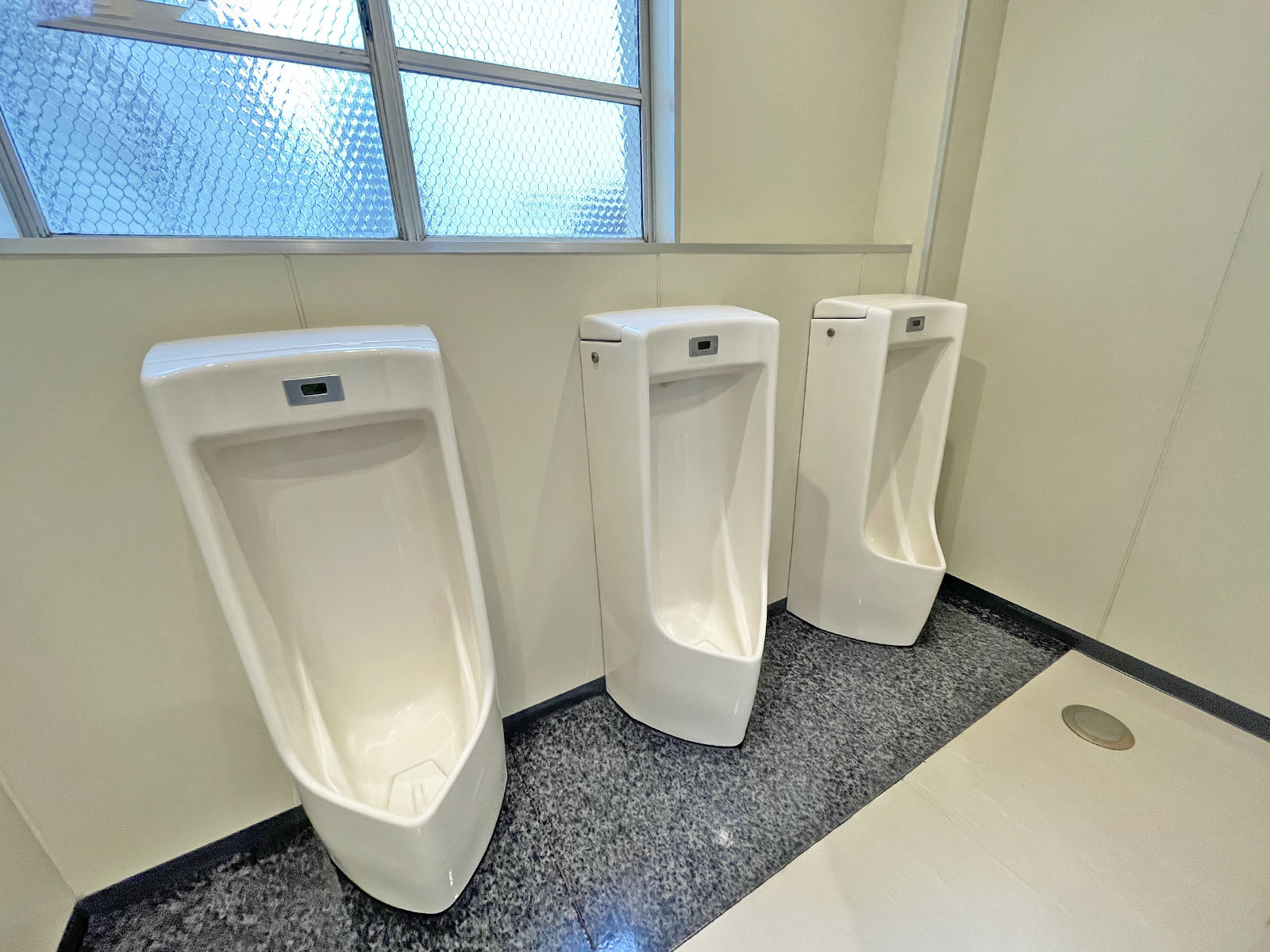 男性用トイレ