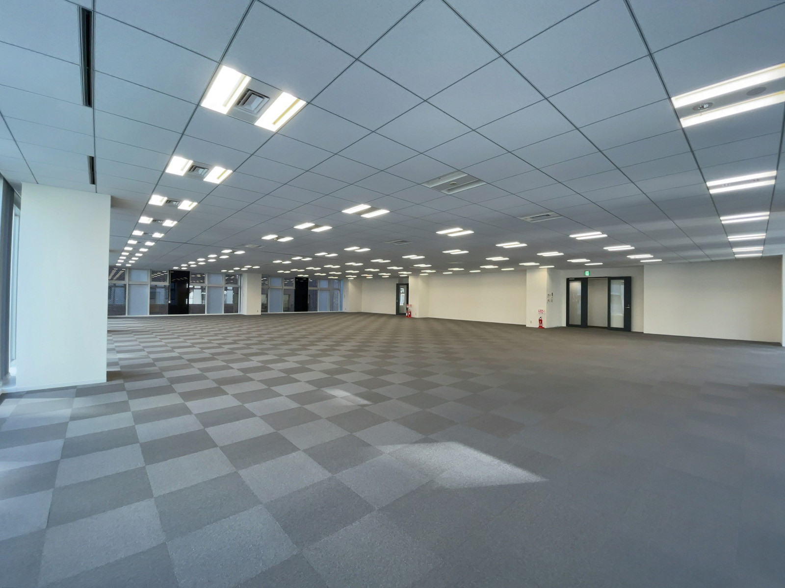 オフィス室内参考画像(5階・約157坪)