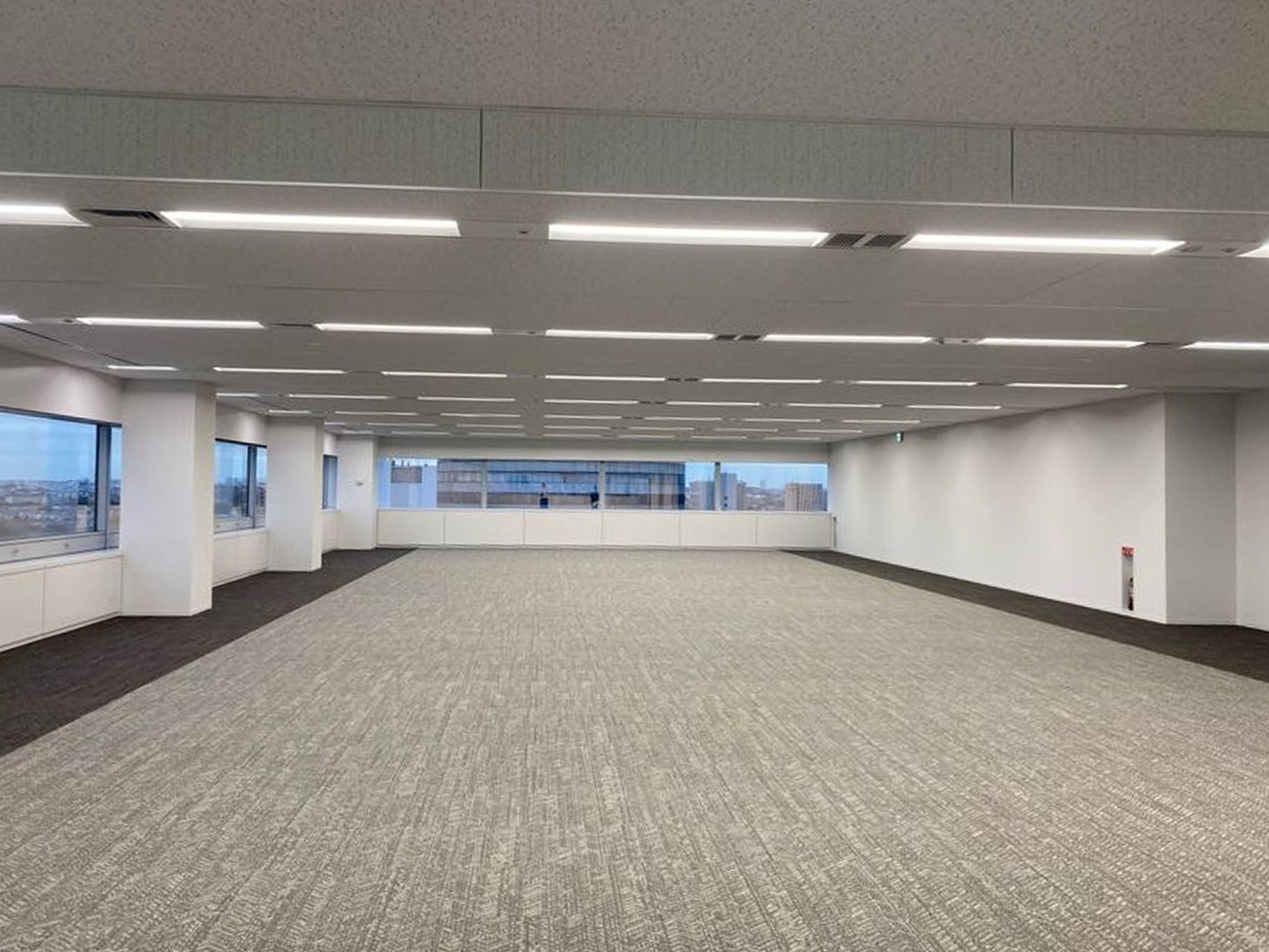オフィス室内参考画像