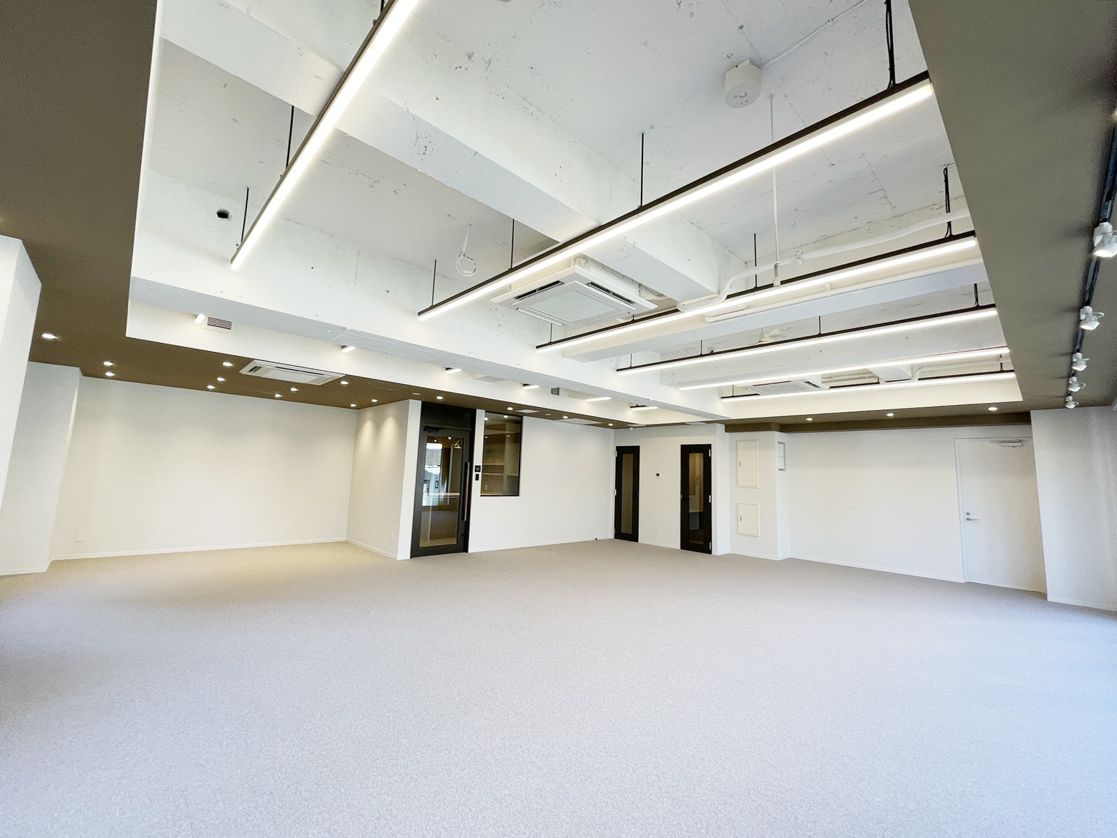 オフィス室内参考画像(5階・約51坪)