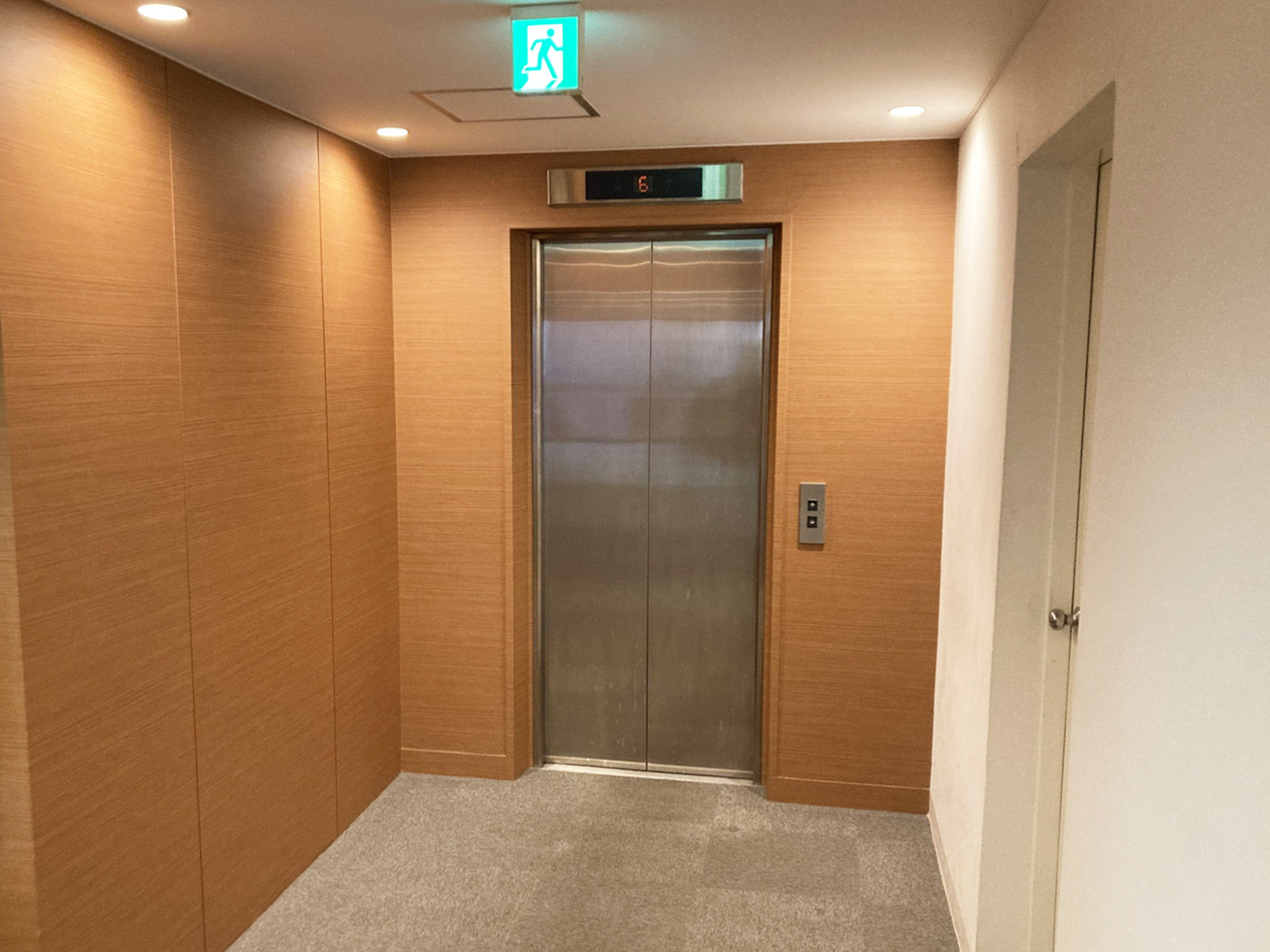 エレベーター