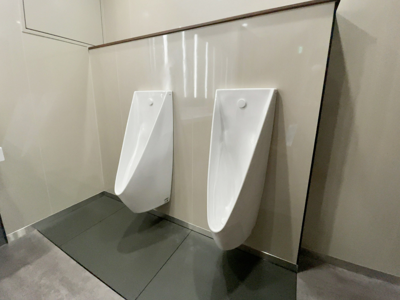 男性用トイレ