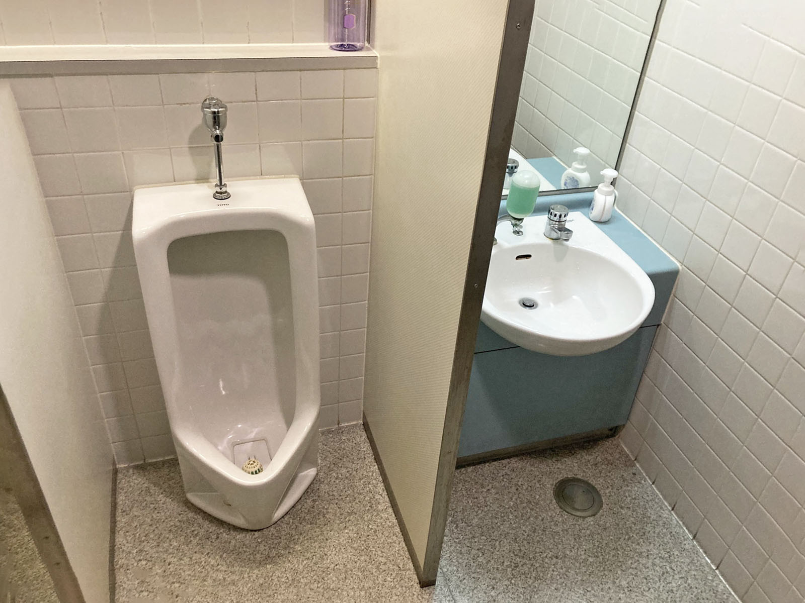 男性用トイレ