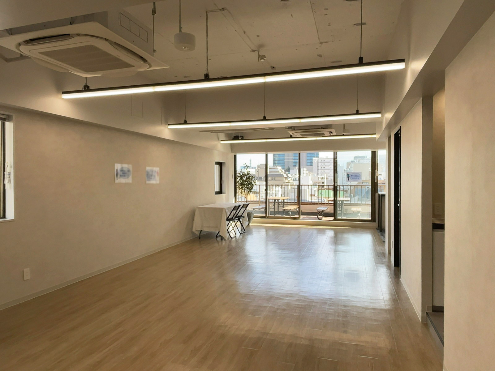 オフィス室内参考画像（6階・約30坪）