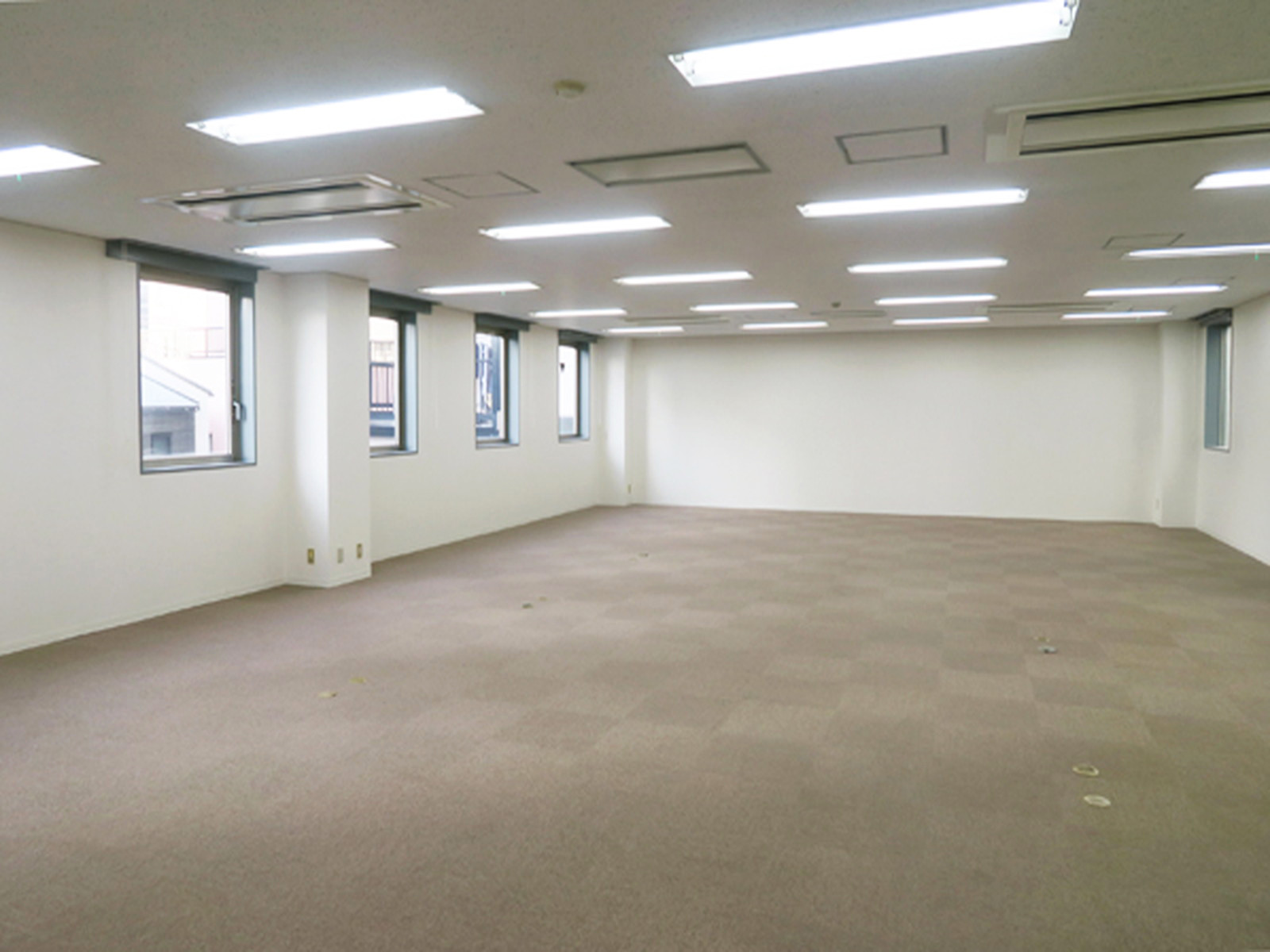 オフィス室内参考画像(3階・約42坪)
