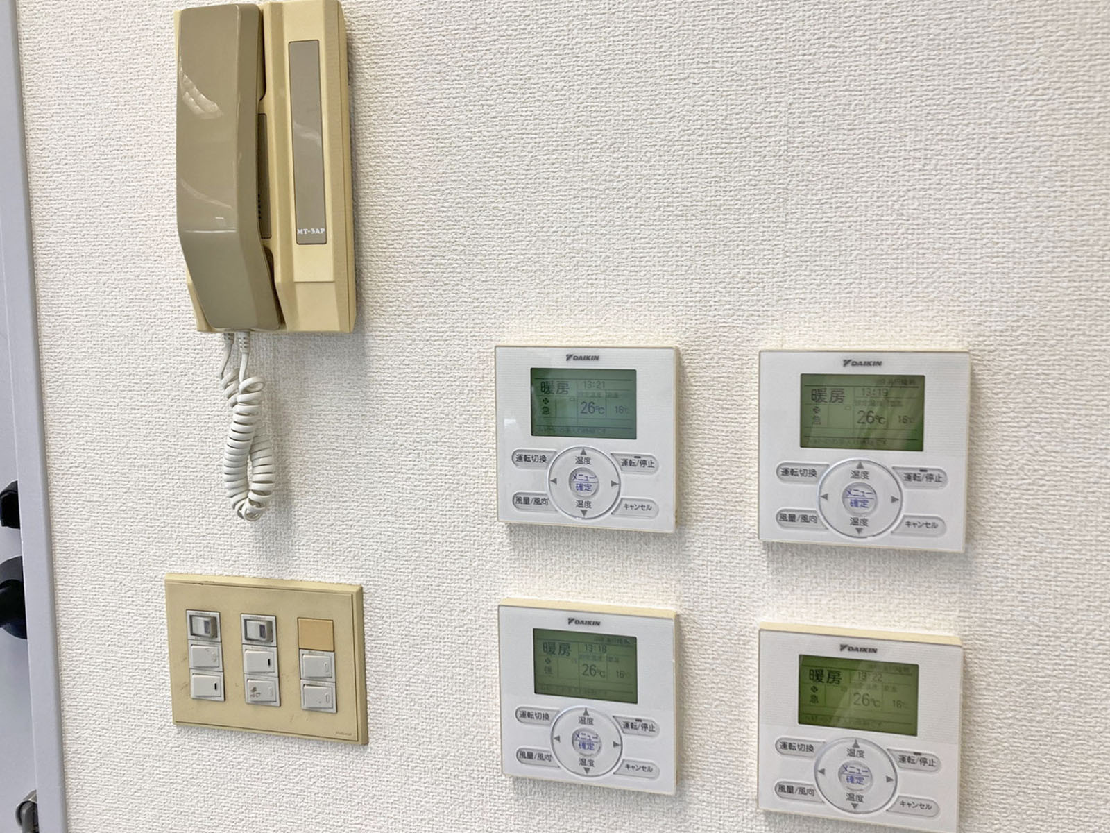 スイッチ類
