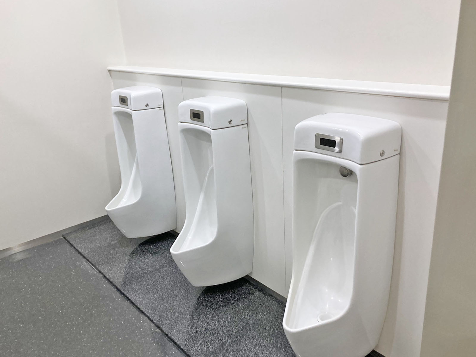 男性用トイレ