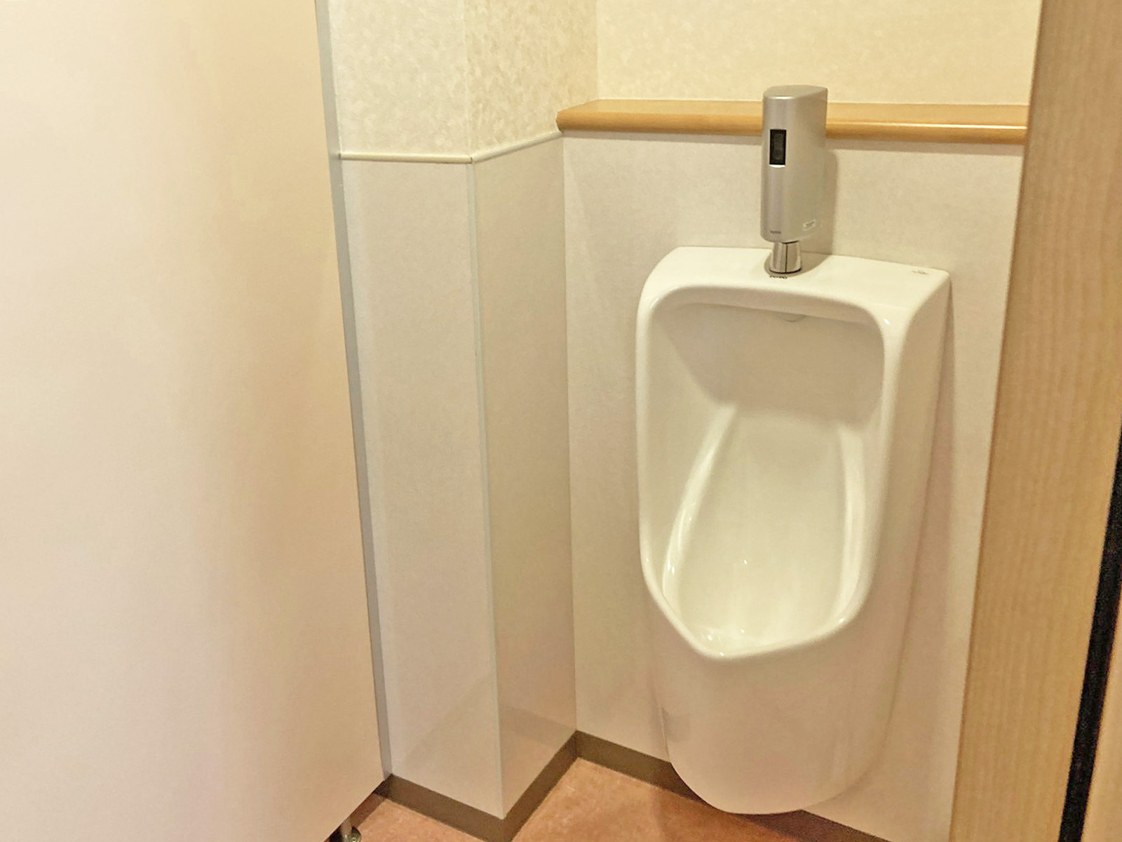 男性用トイレ