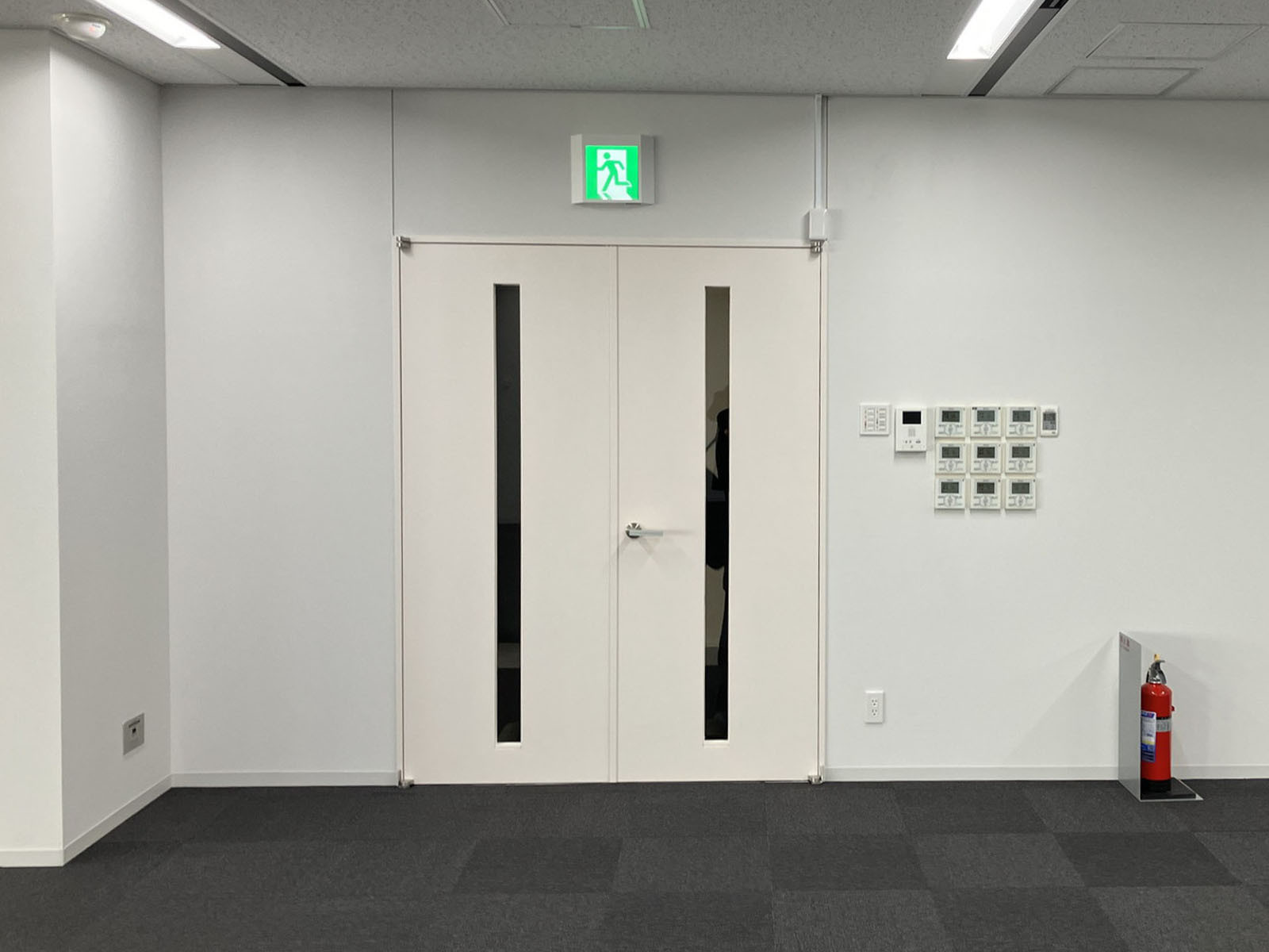 貸室出入り口