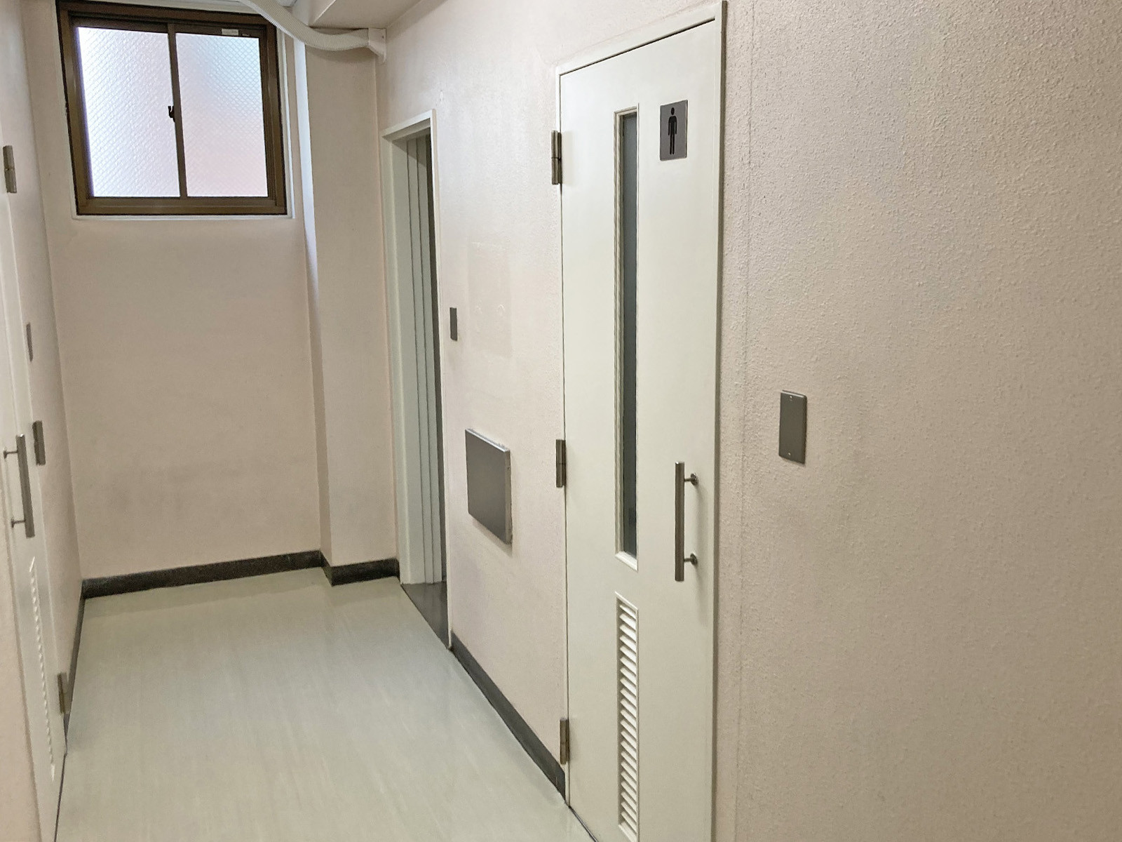 貸室出入口