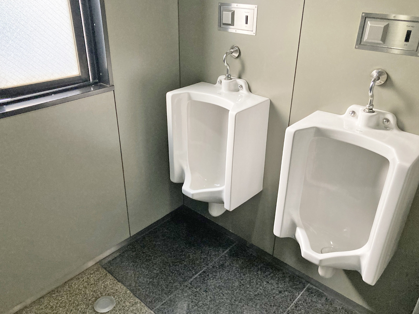 男性用トイレ