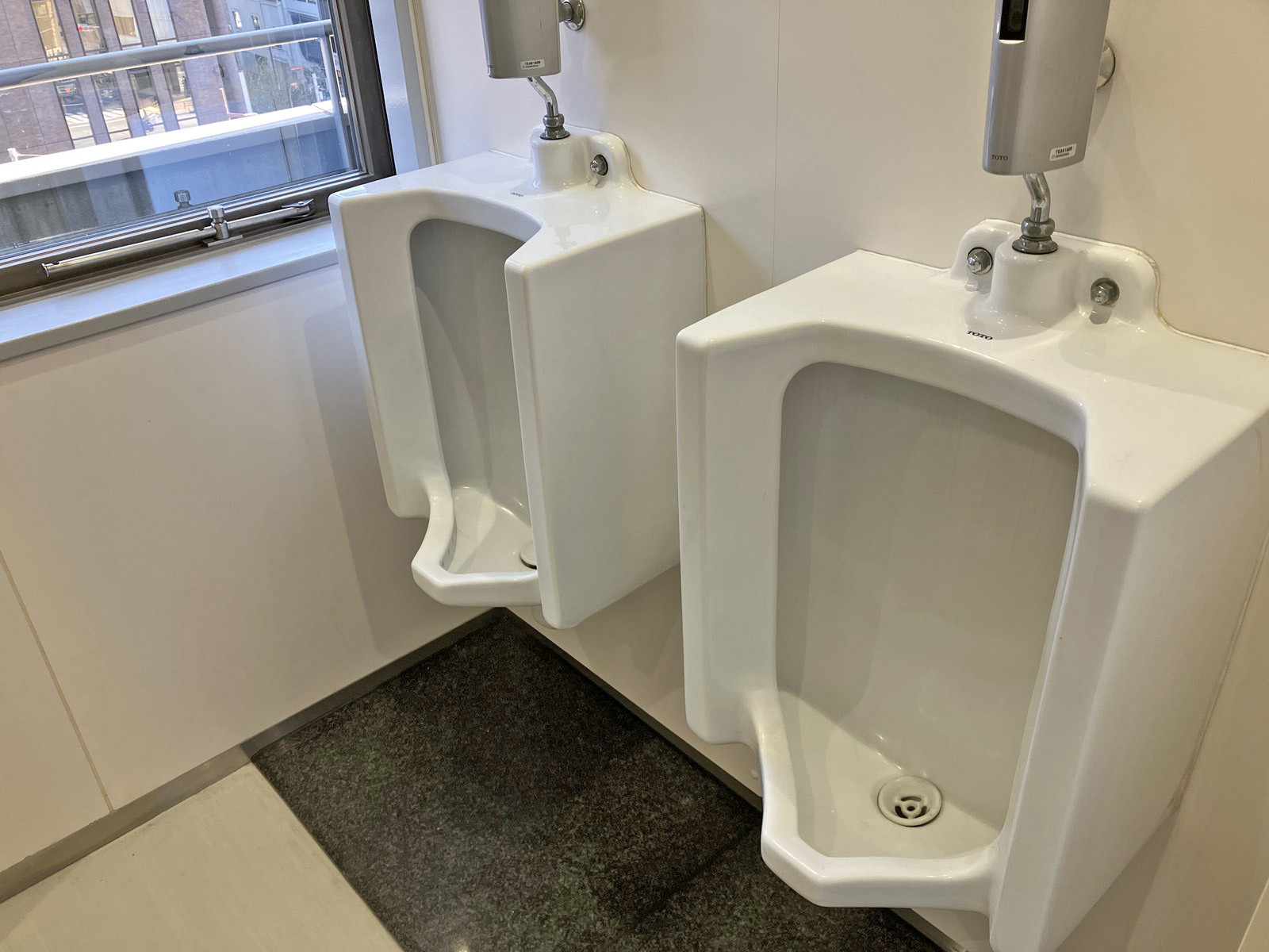 男性用トイレ