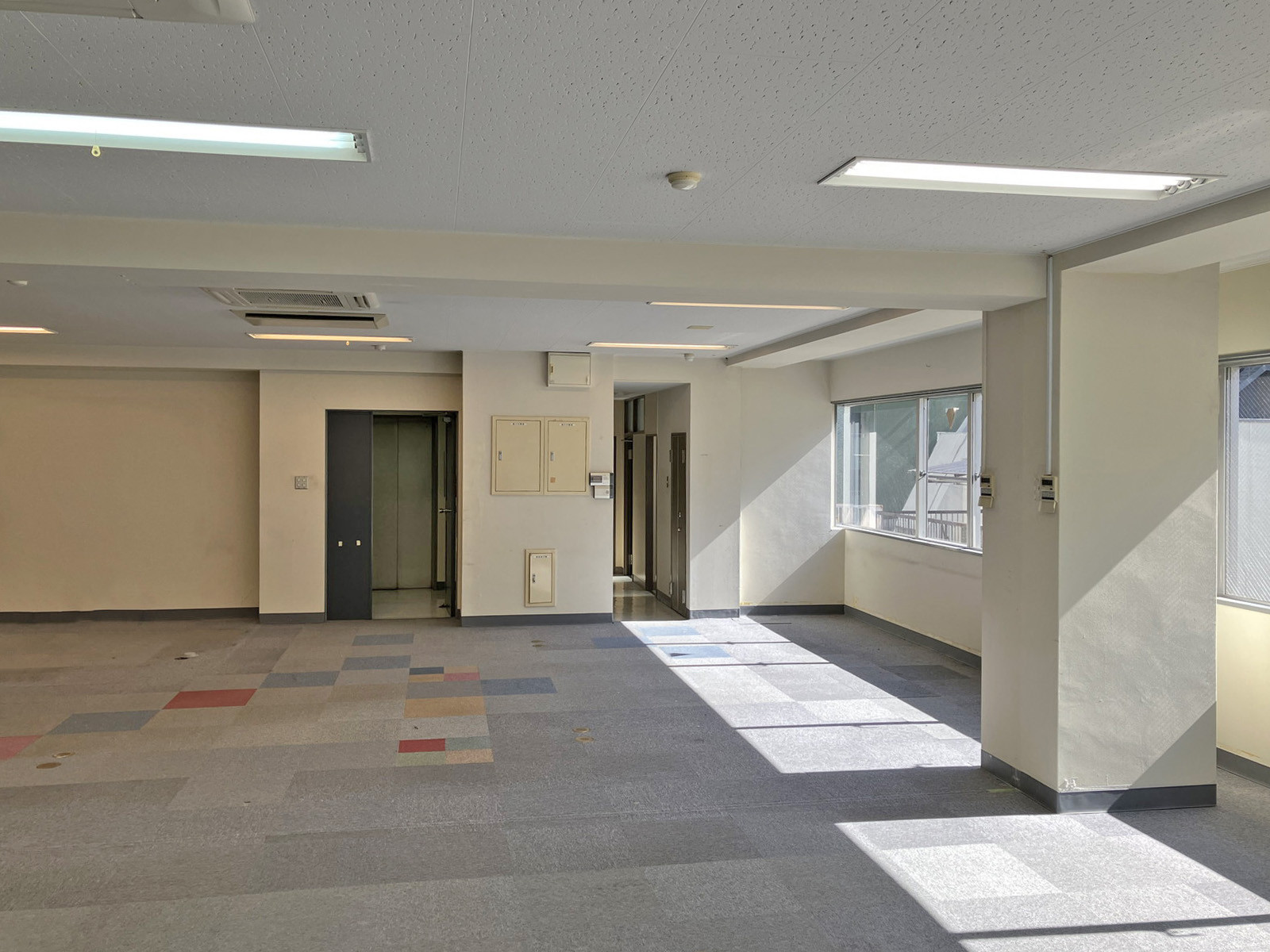 別角度の様子