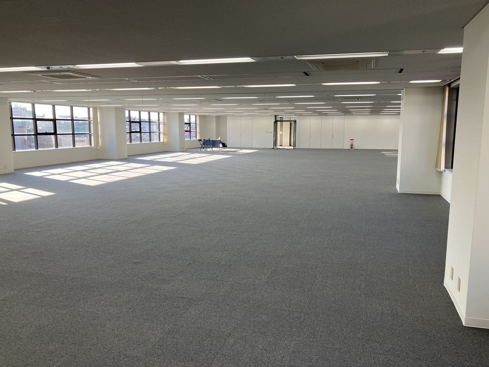 オフィス室内参考画像（7階・約180坪）