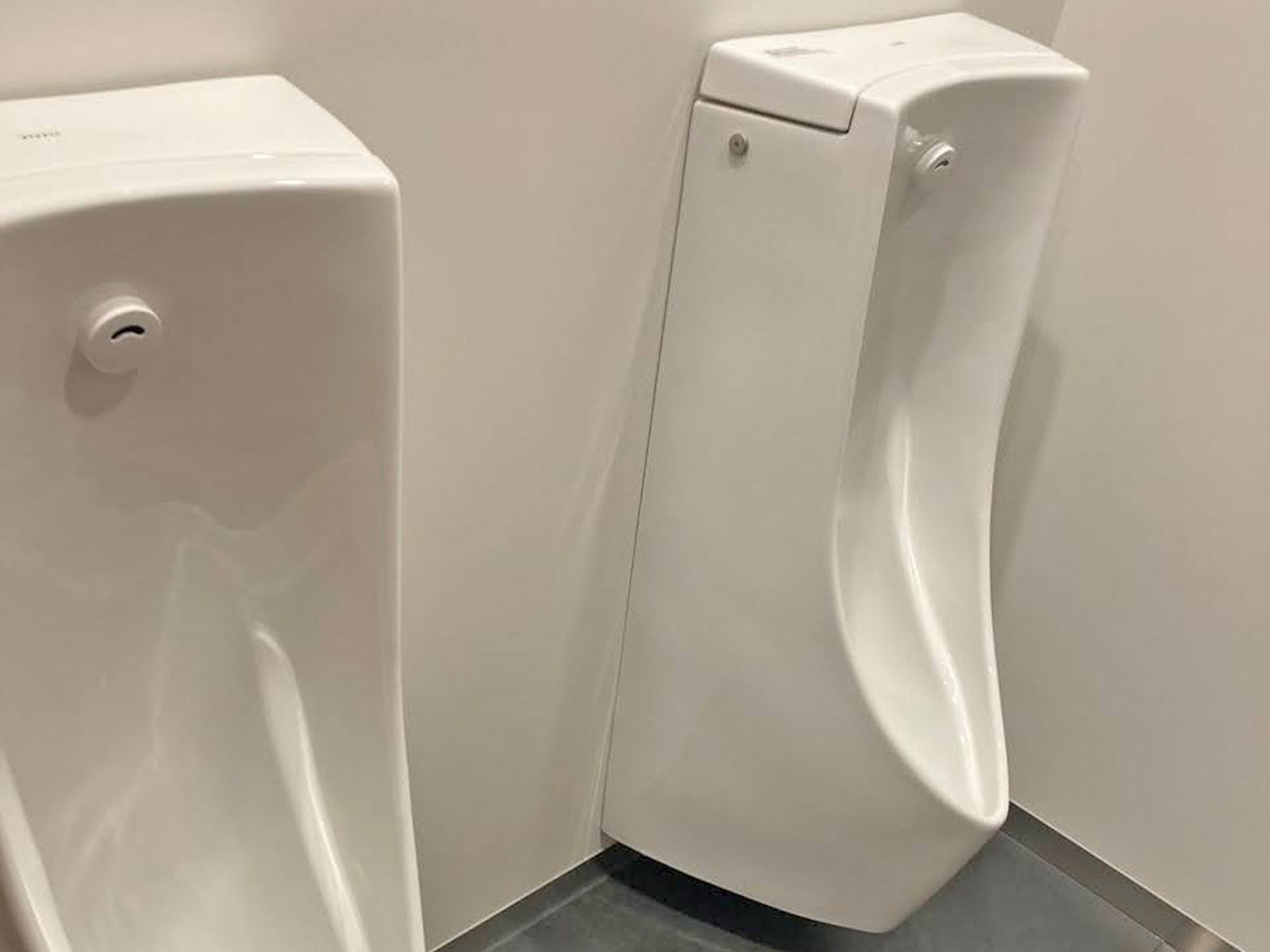 男性用トイレ