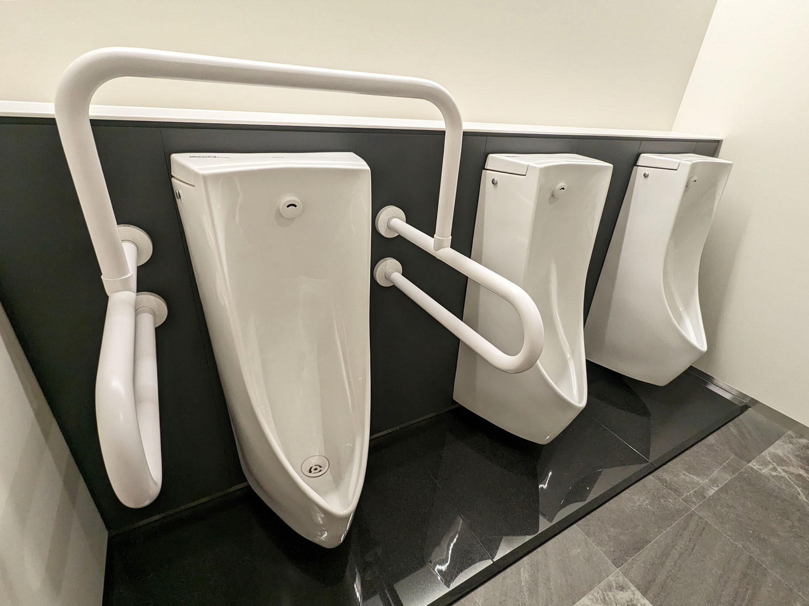 男性用トイレ