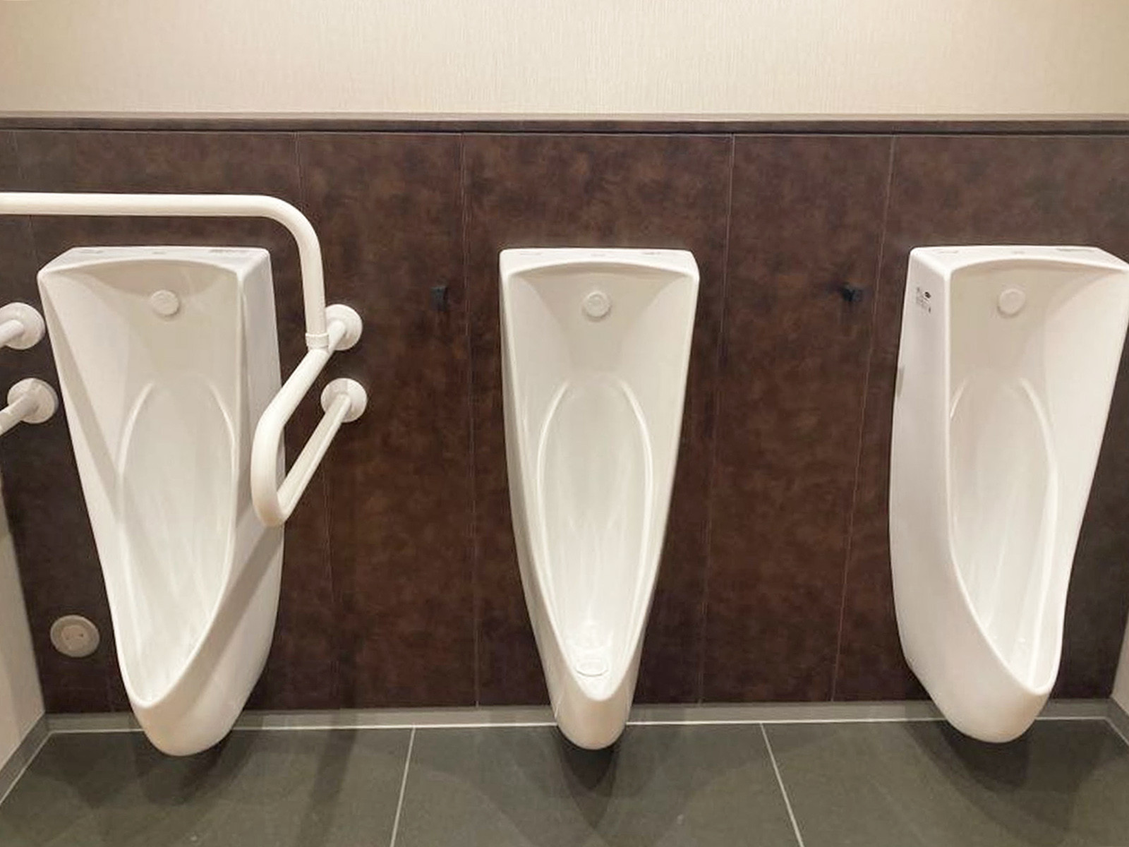 男性用トイレ