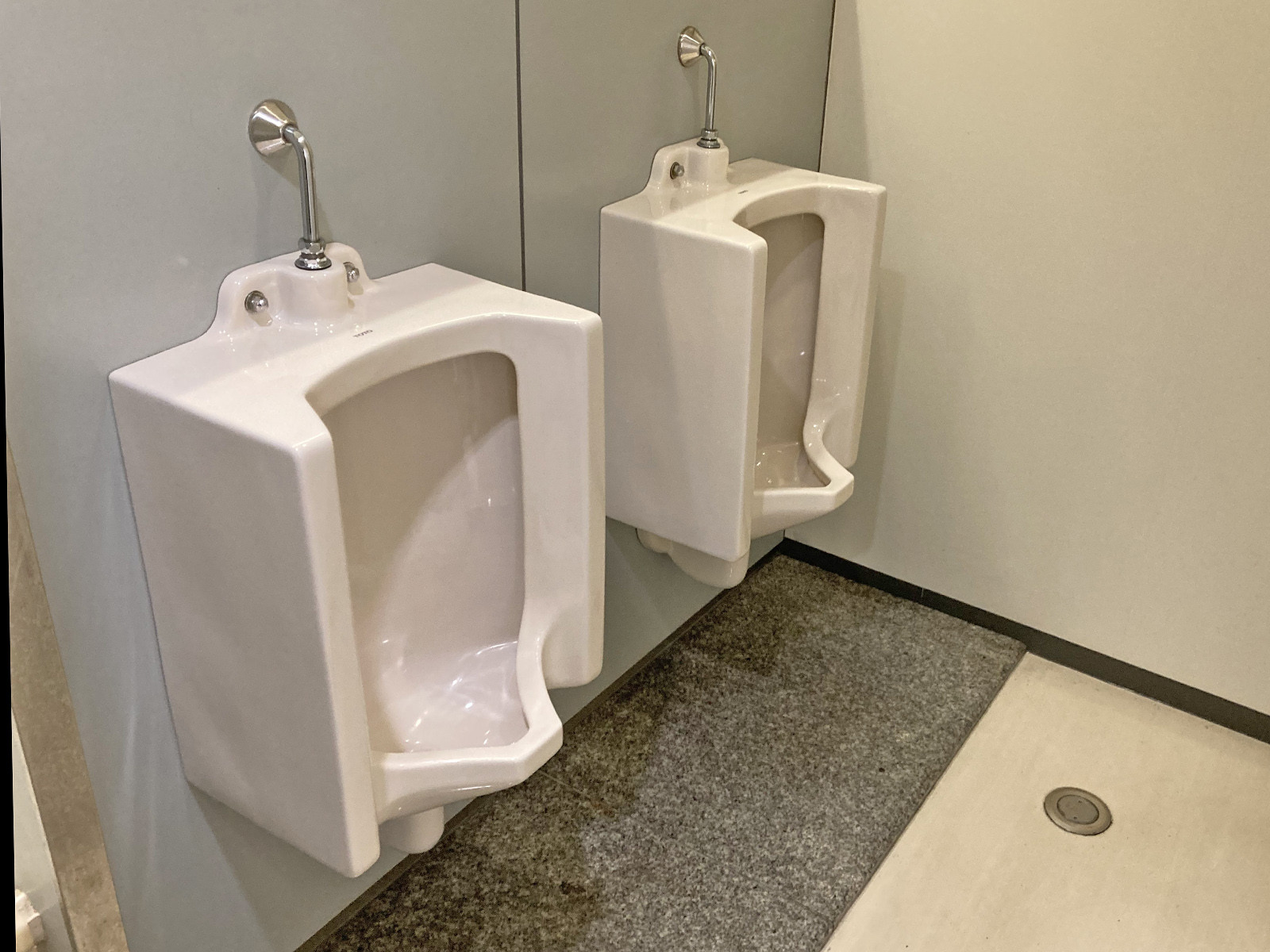 男性用トイレ
