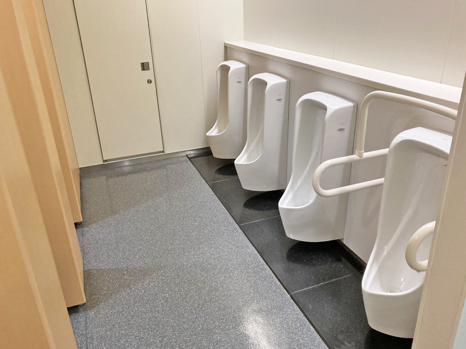 男性用トイレ