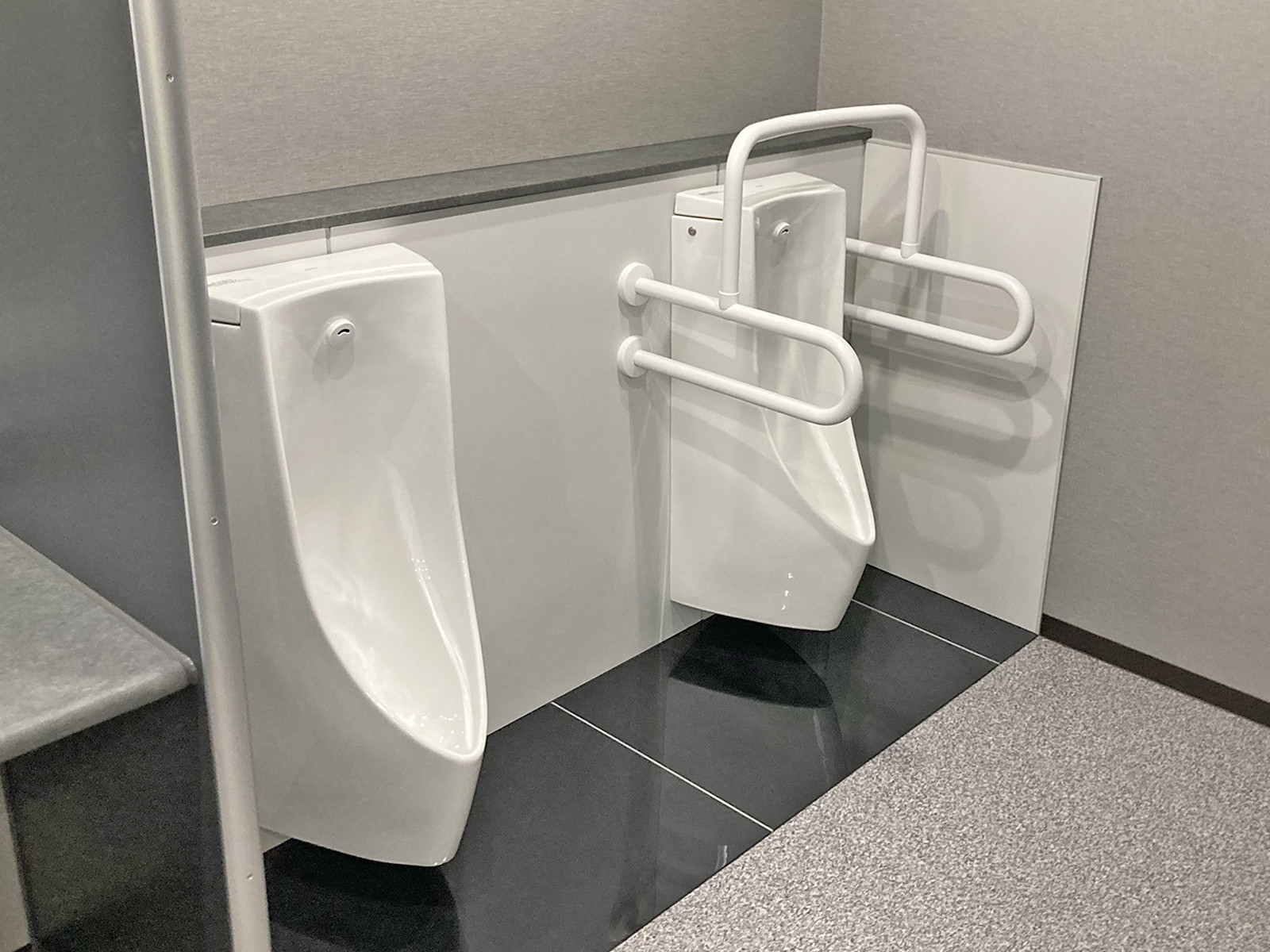 男性用トイレ