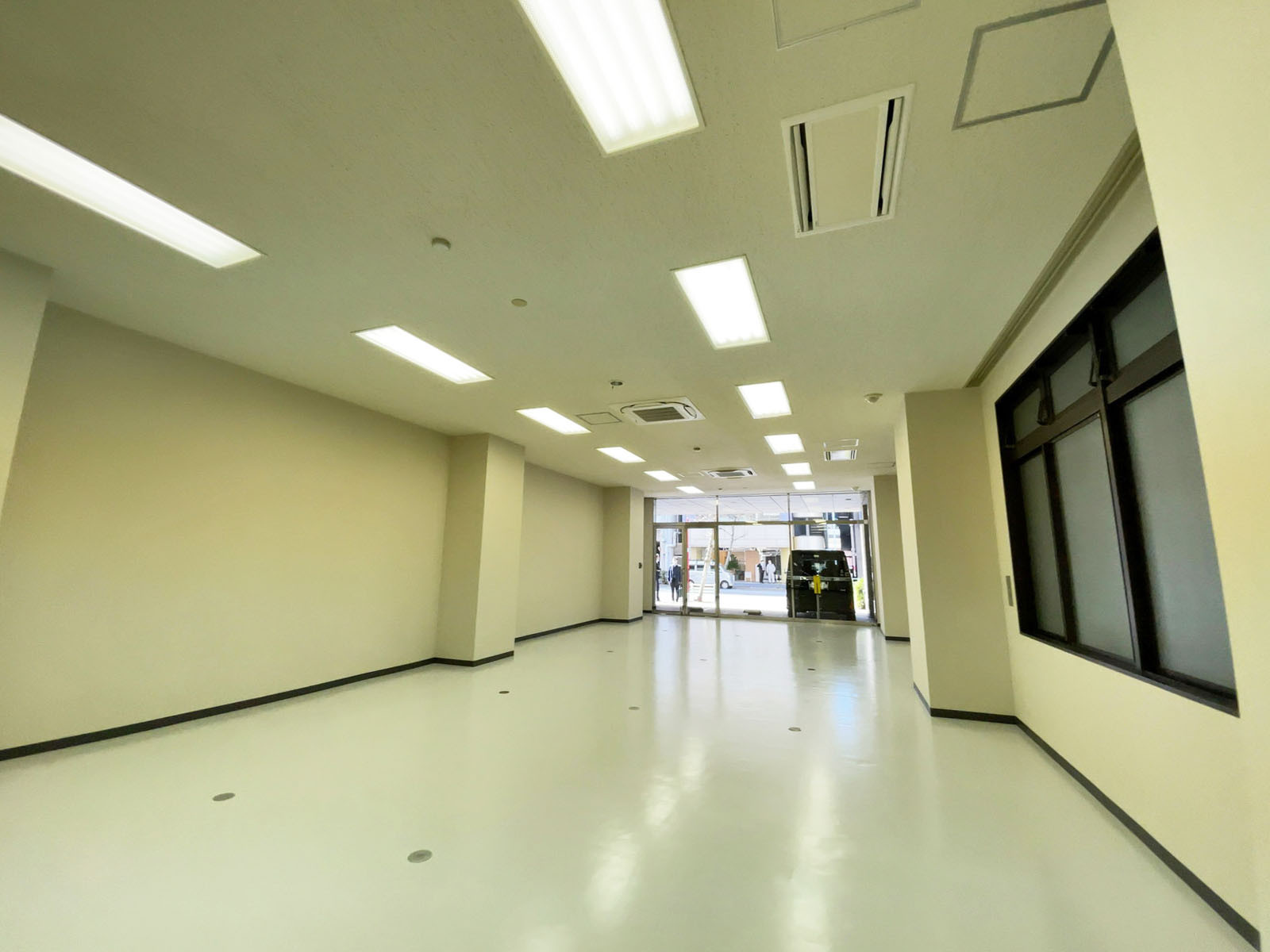 別角度の様子