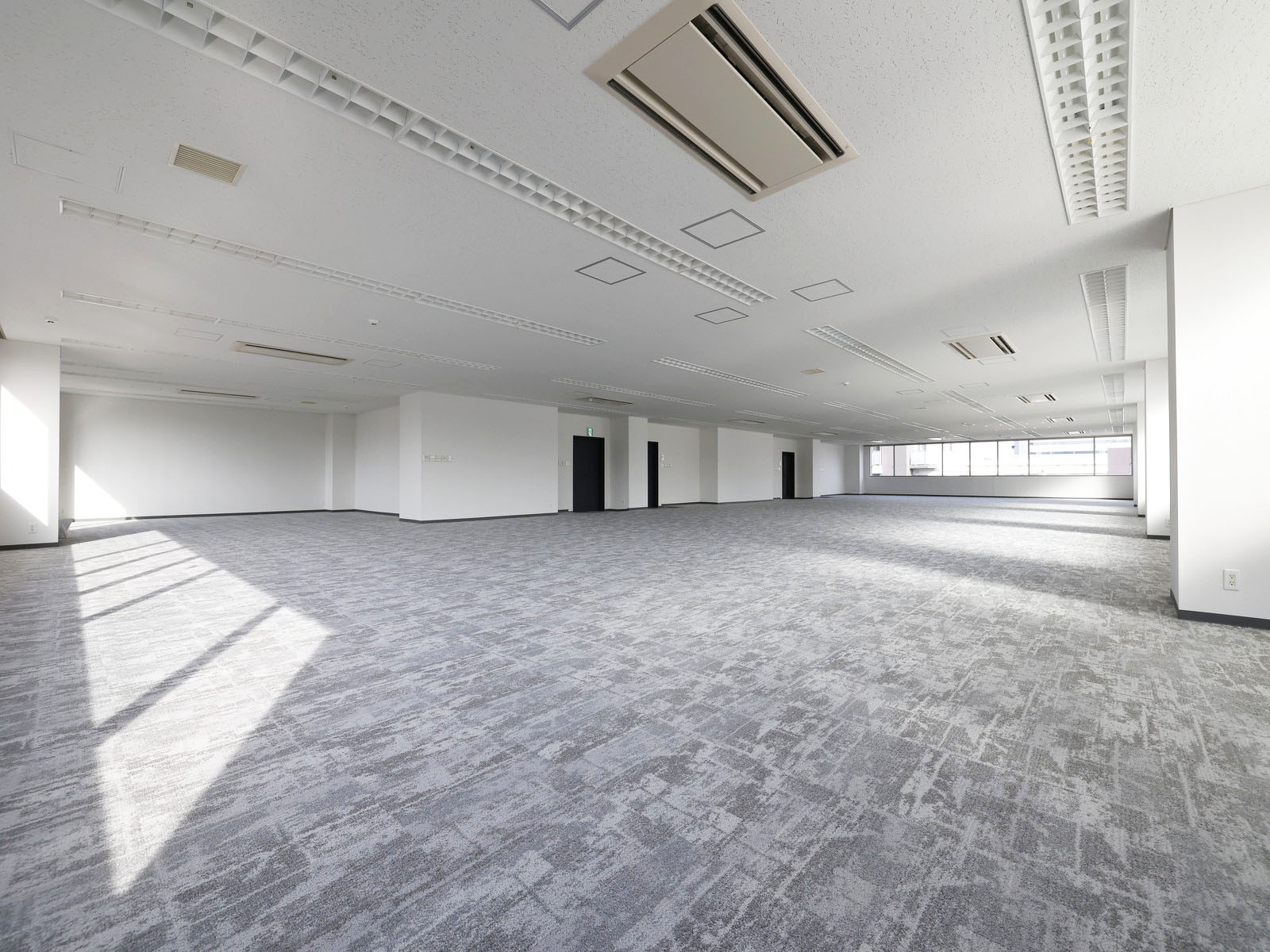 オフィス室内参考画像(6階・約168坪)