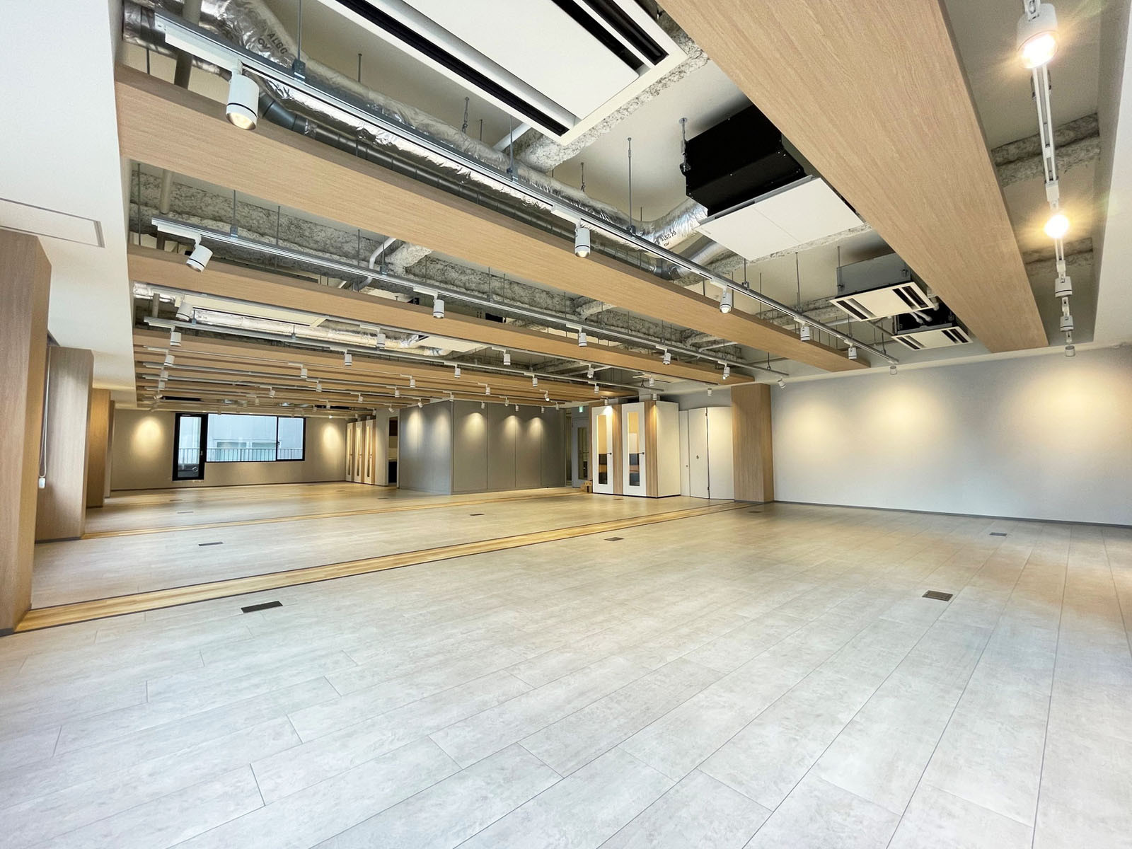 オフィス室内参考画像（4階・約107坪）