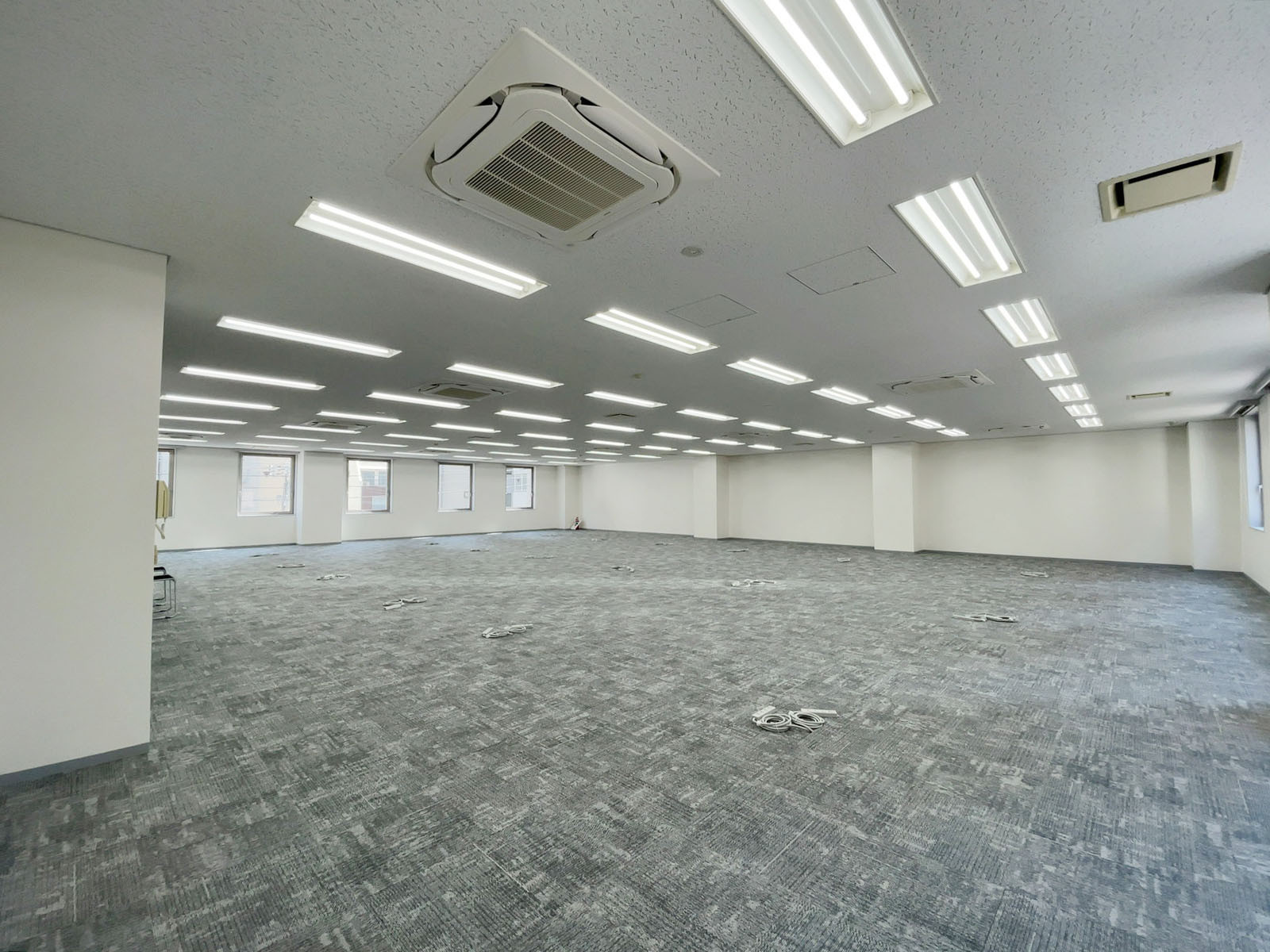 オフィス室内参考画像（3階・約100坪）