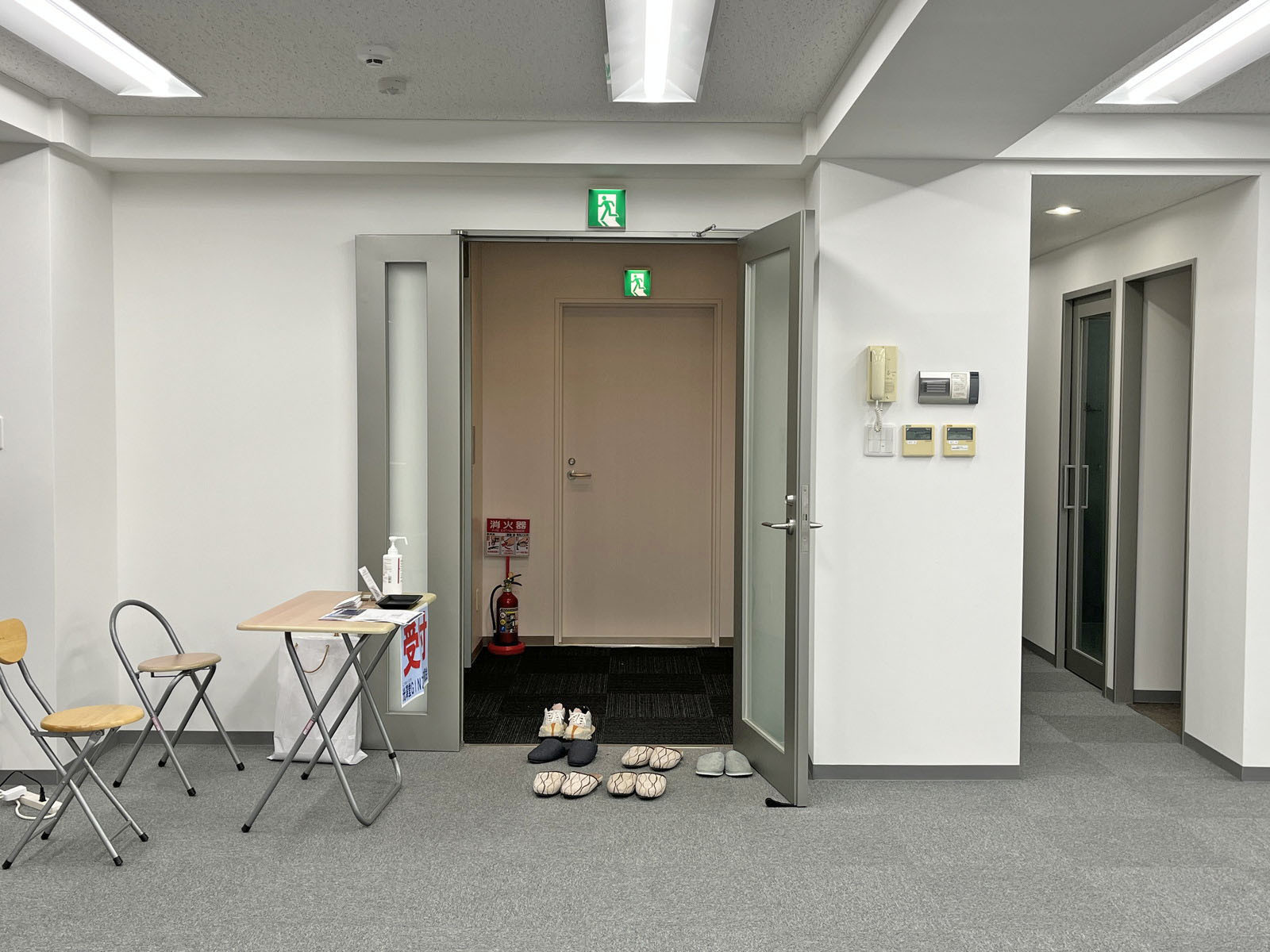 貸室出入り口
