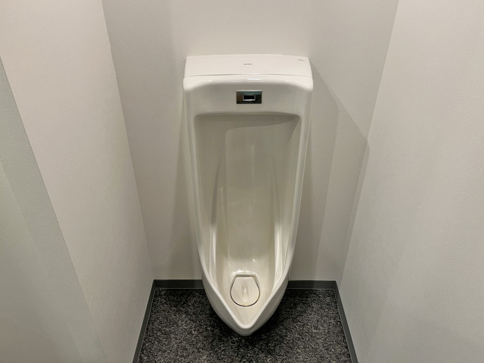 男性用トイレ