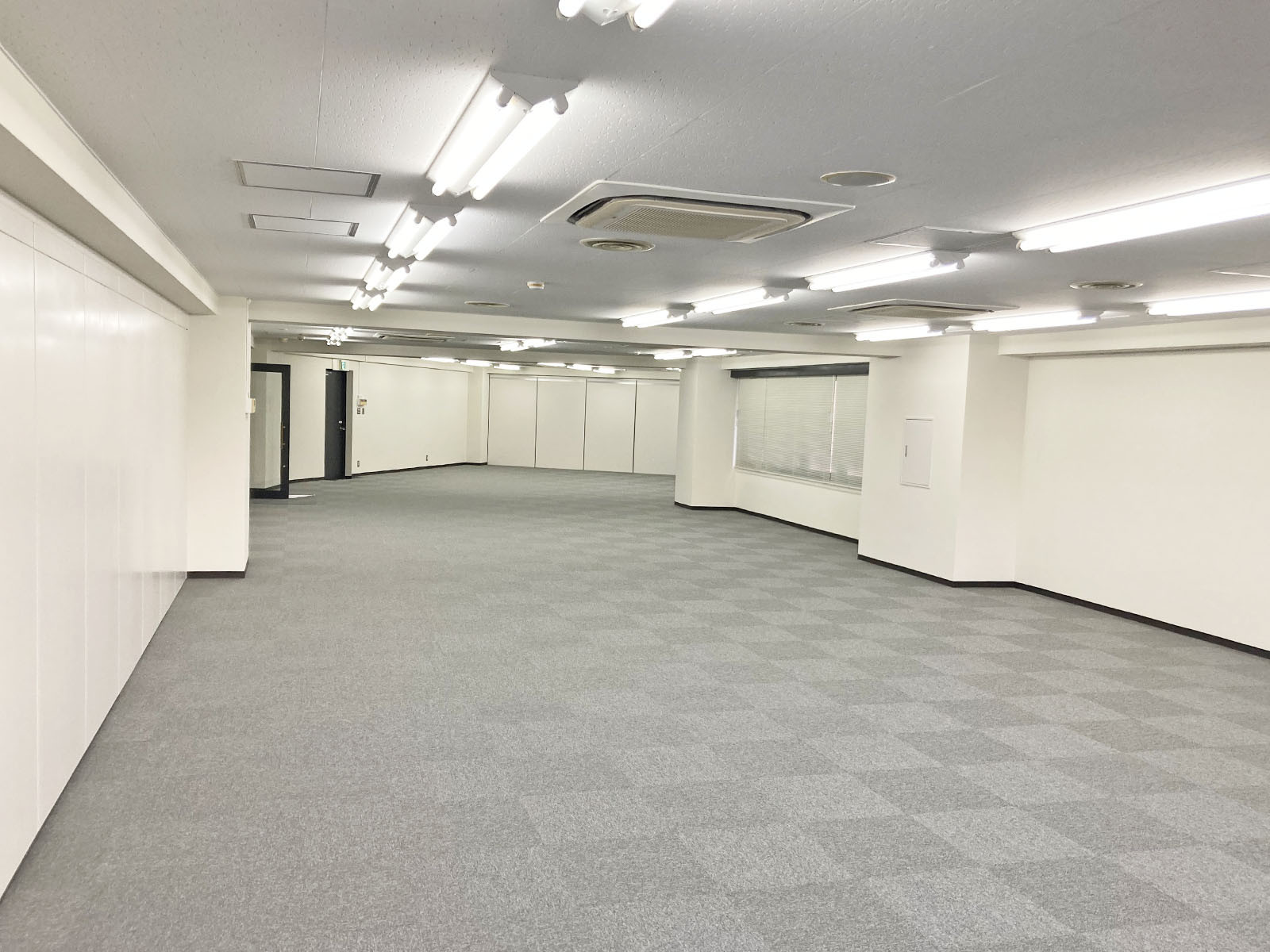 別角度の様子