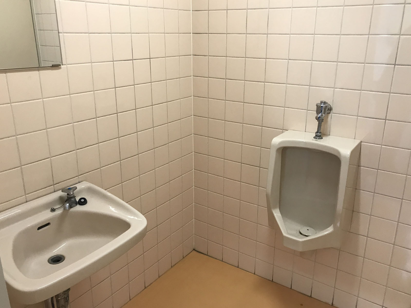 男性用トイレ