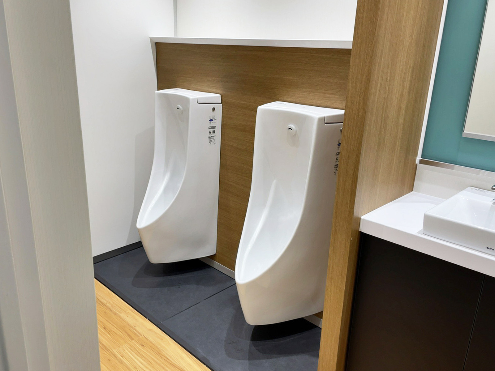 男性用トイレ