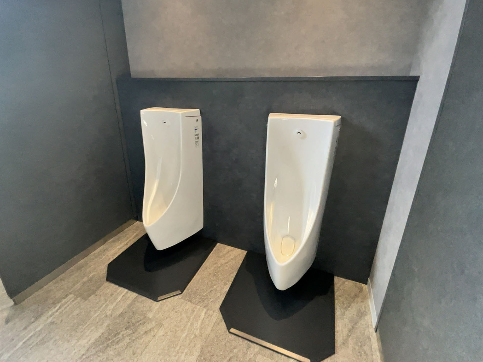 男性用トイレ