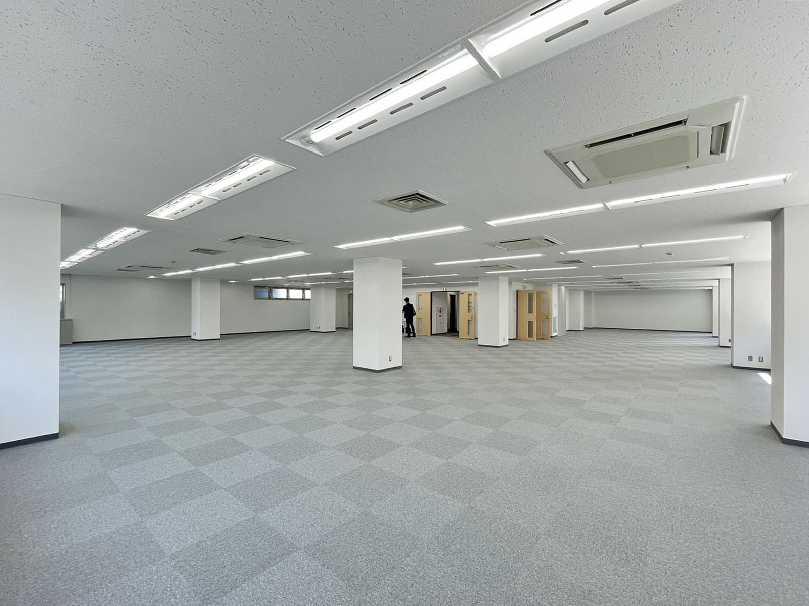 オフィス室内参考画像（6階・約111坪）