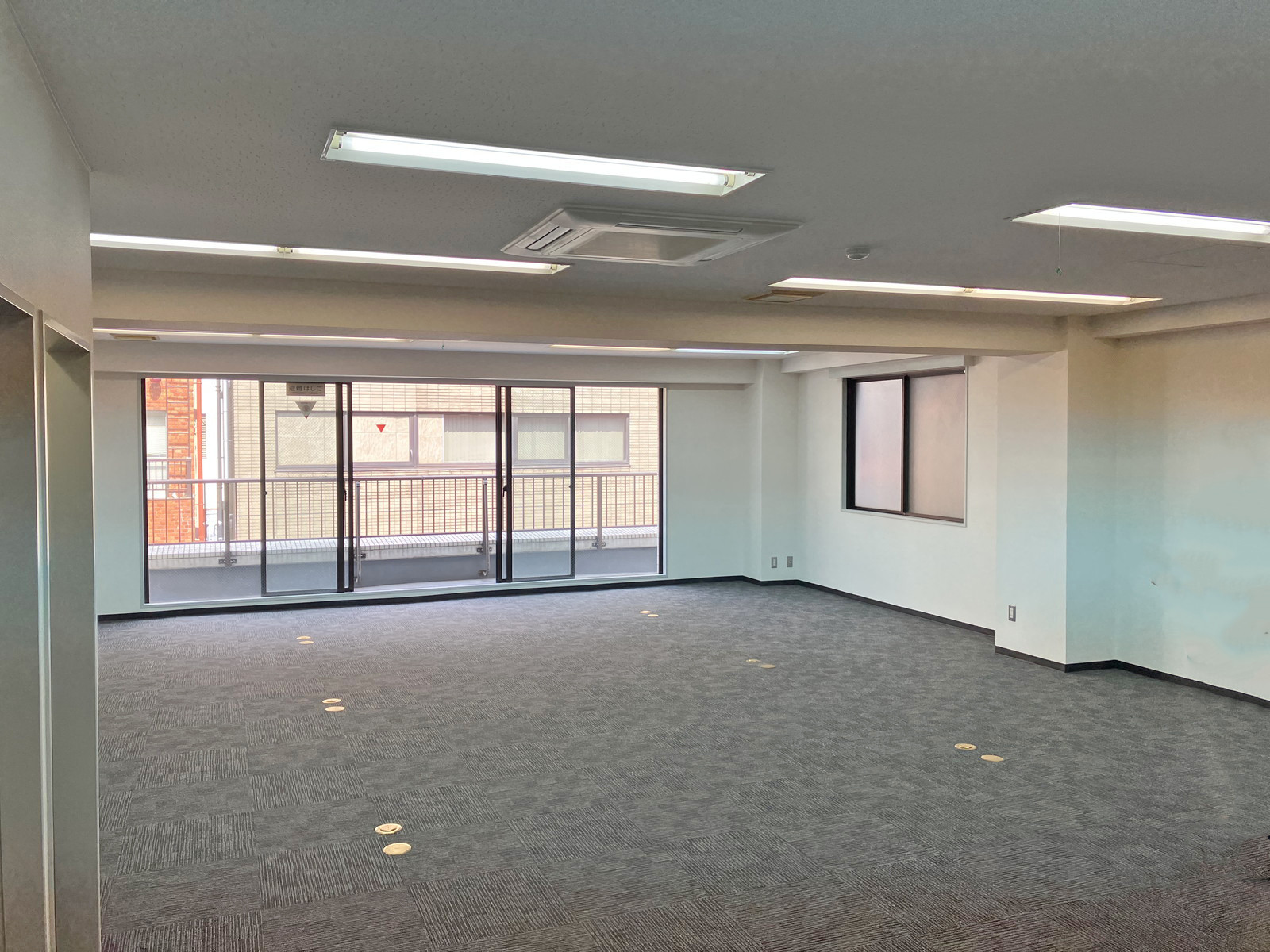 オフィス室内参考画像（5階・約25坪）