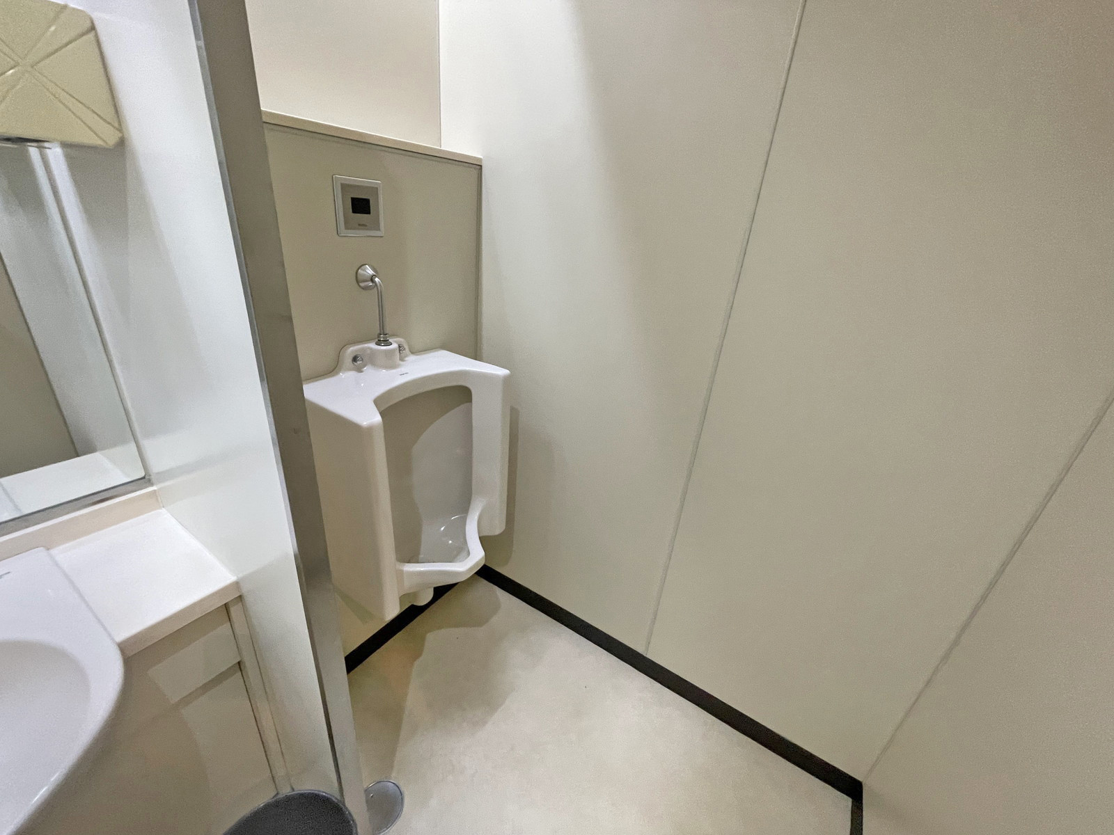 男性用トイレ