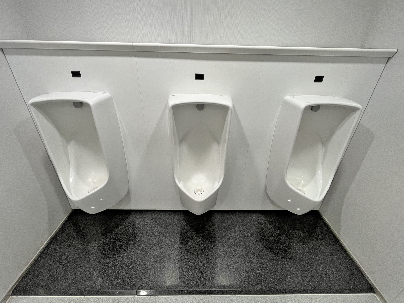 男性用トイレ