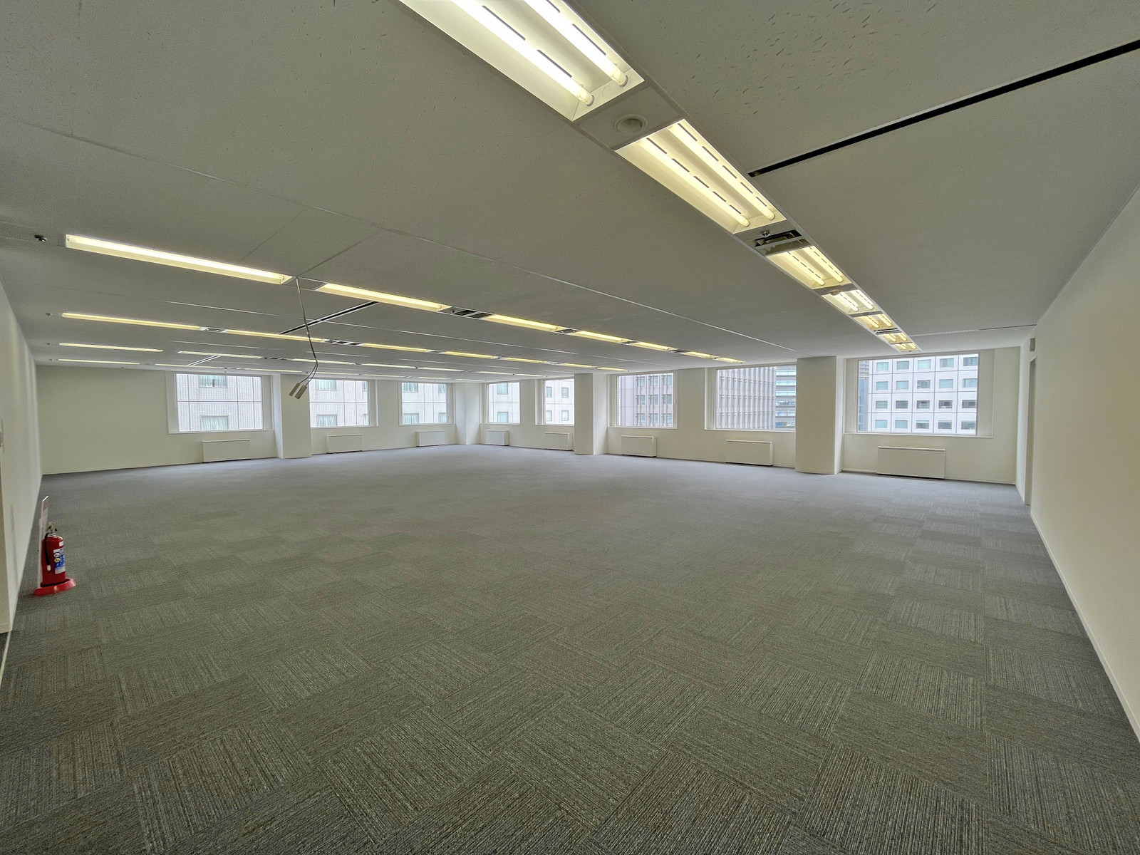 オフィス室内参考画像（10階・約約60坪）