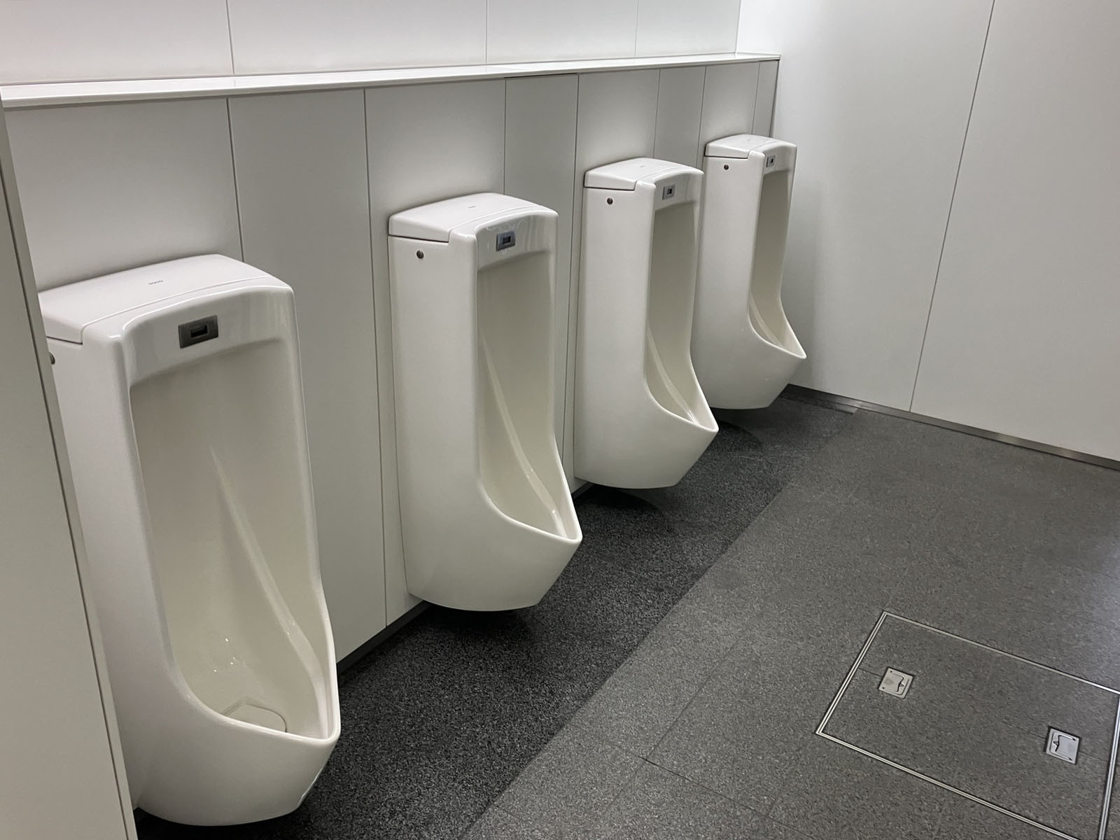 男性用トイレ