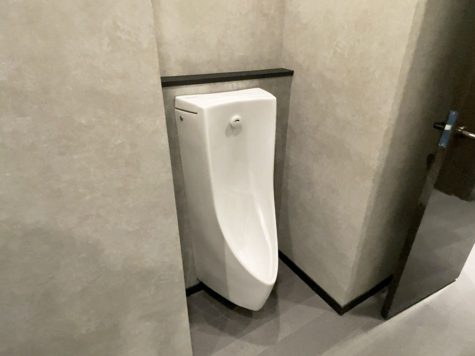 男性用トイレ