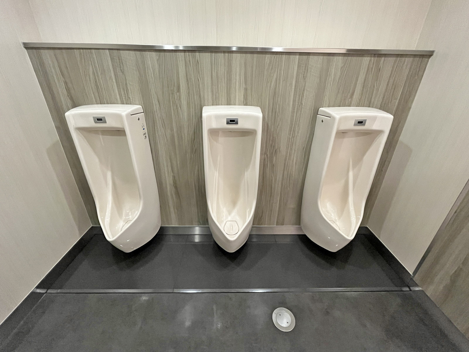 男性用トイレ
