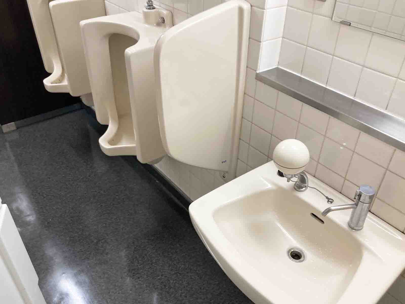 男性用トイレ
