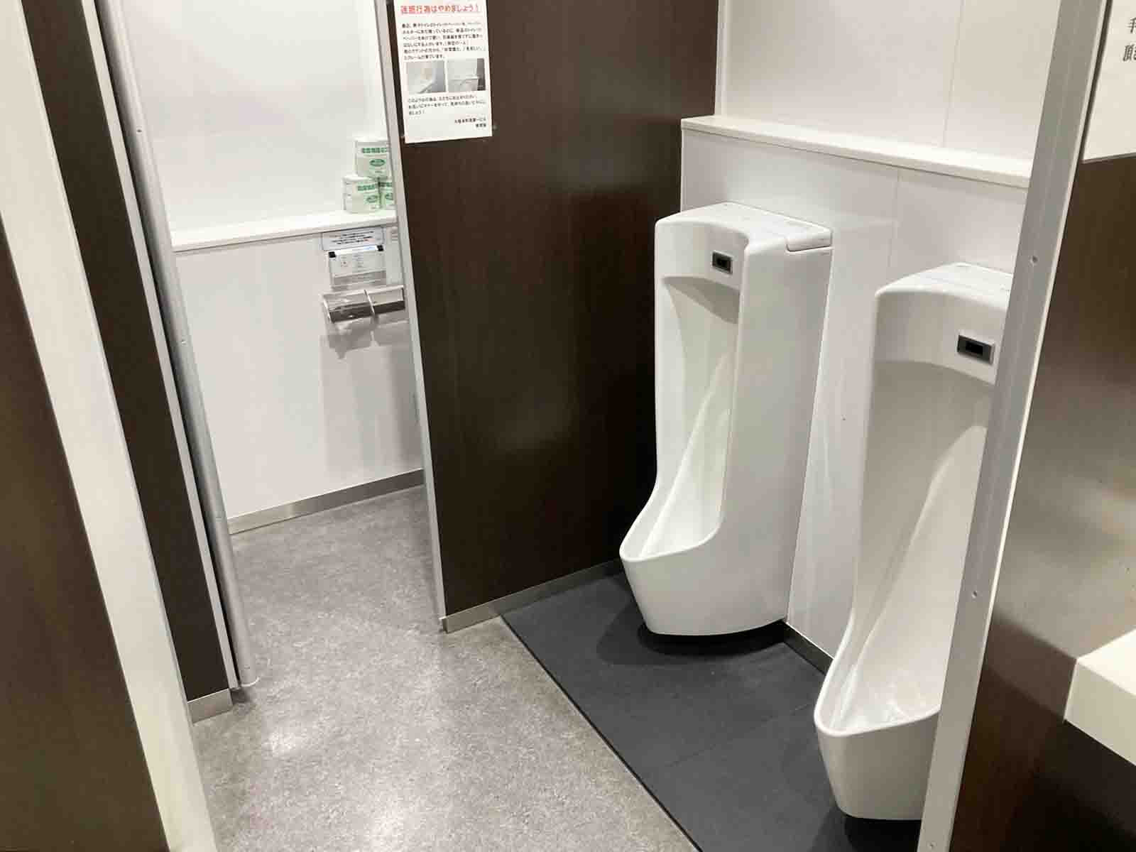 男性用トイレ